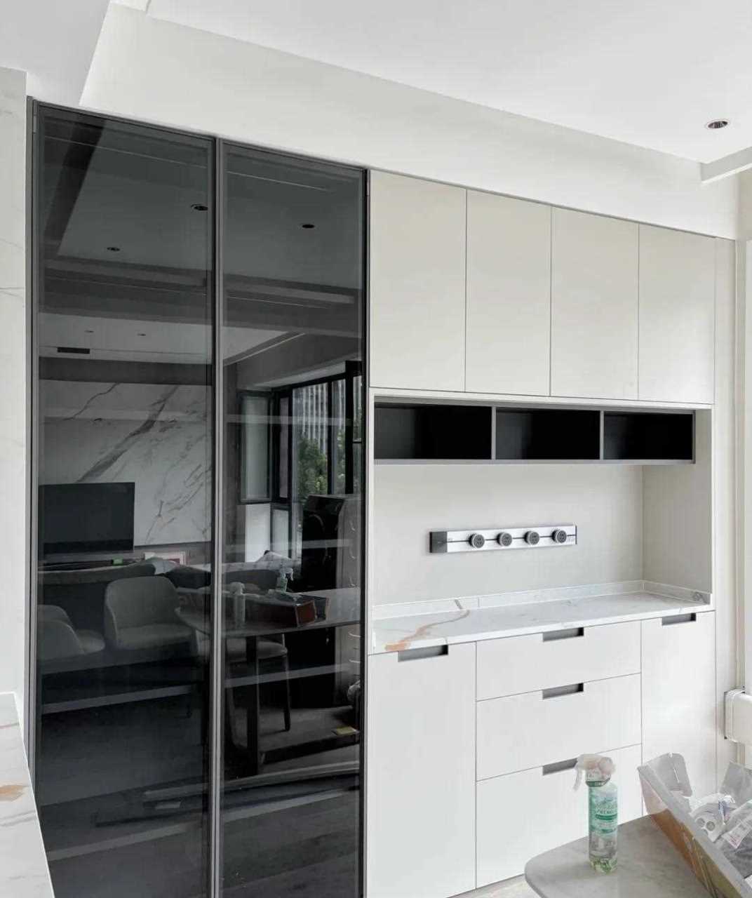 瑞好rehau 橱柜餐边柜进口瑞好还不错效果很出色 干净利落