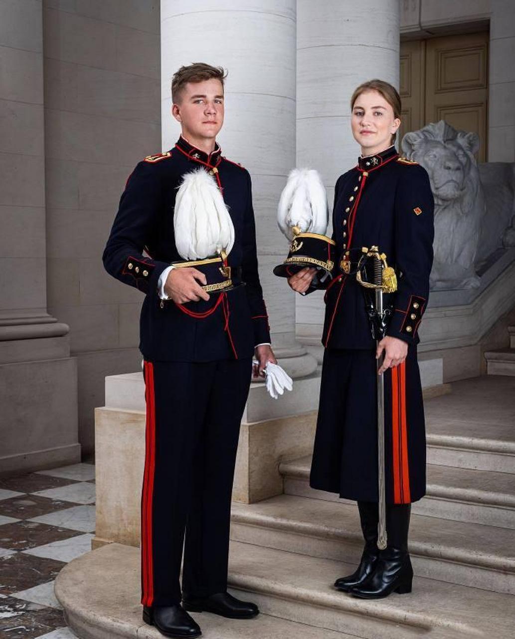 7.24 比利时王室国王菲利普 ,女王储伊丽莎白,加百列王子的合照.