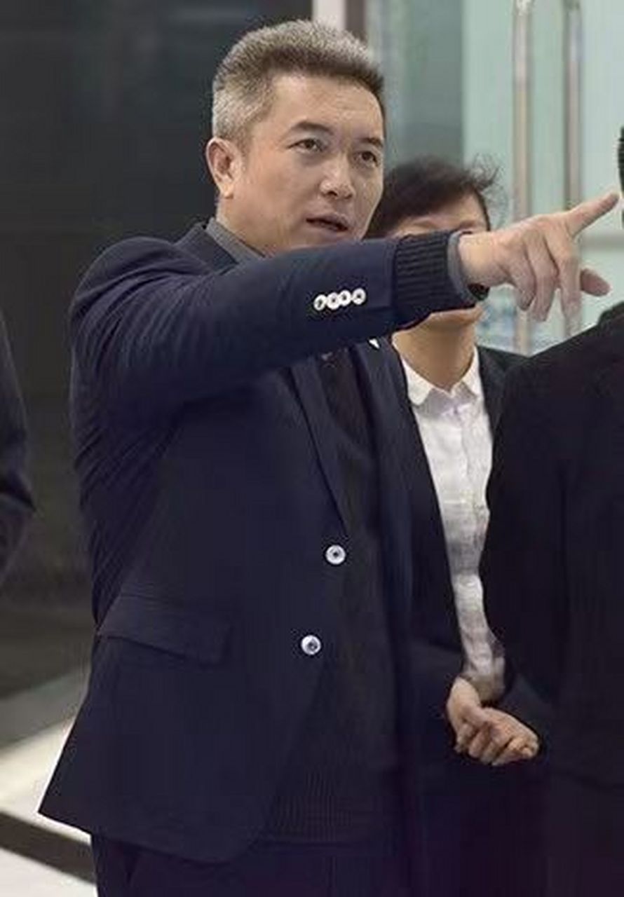 曹德旺觉得,如果叶舒真的像女儿说的那么有能力,他为何会看上自己的