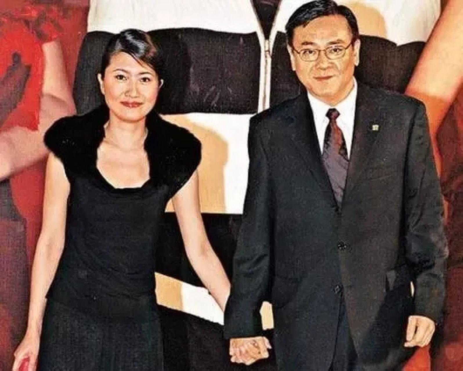 这时罗晓文已经38岁了,尔冬升对妻子说,婚后我们一起做丁克,罗晓文