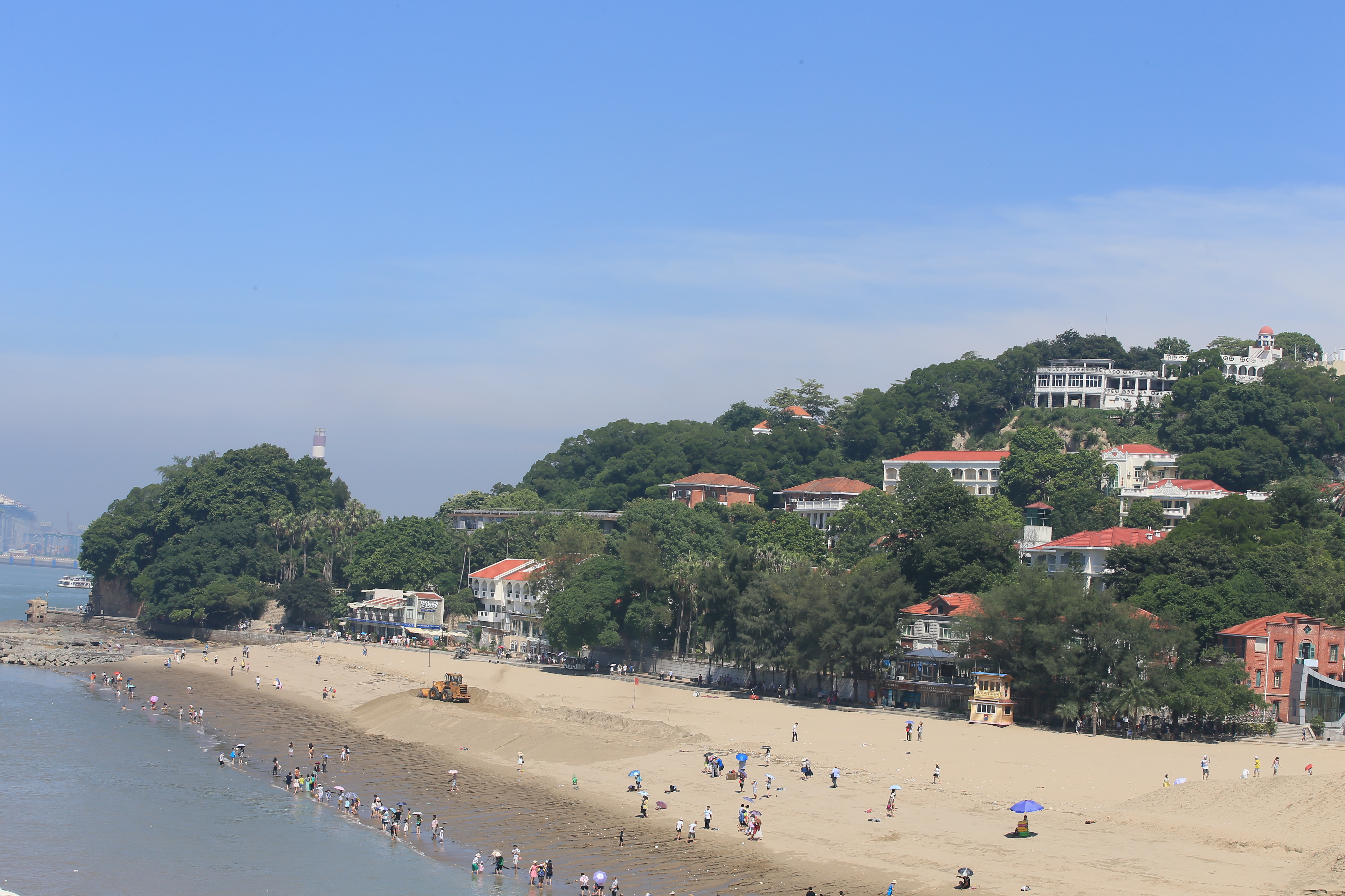 鼓浪屿风景名胜区,位于中国福建省厦门市思明区,北纬24°26′55″,东