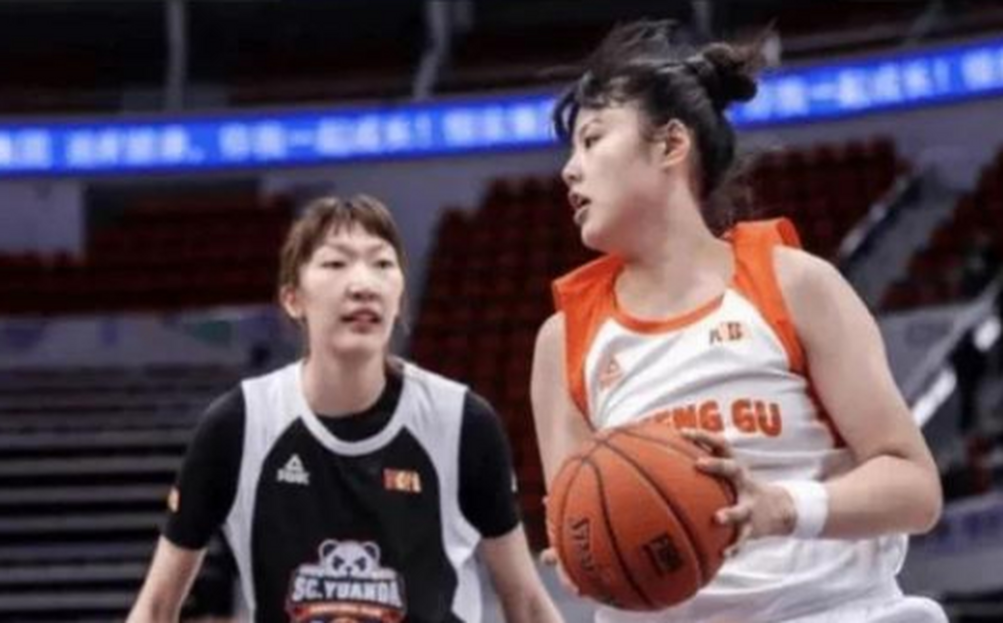 wcba總決賽g3,四川女籃83-82一分險勝內蒙古女籃奪得隊史第一冠,李夢