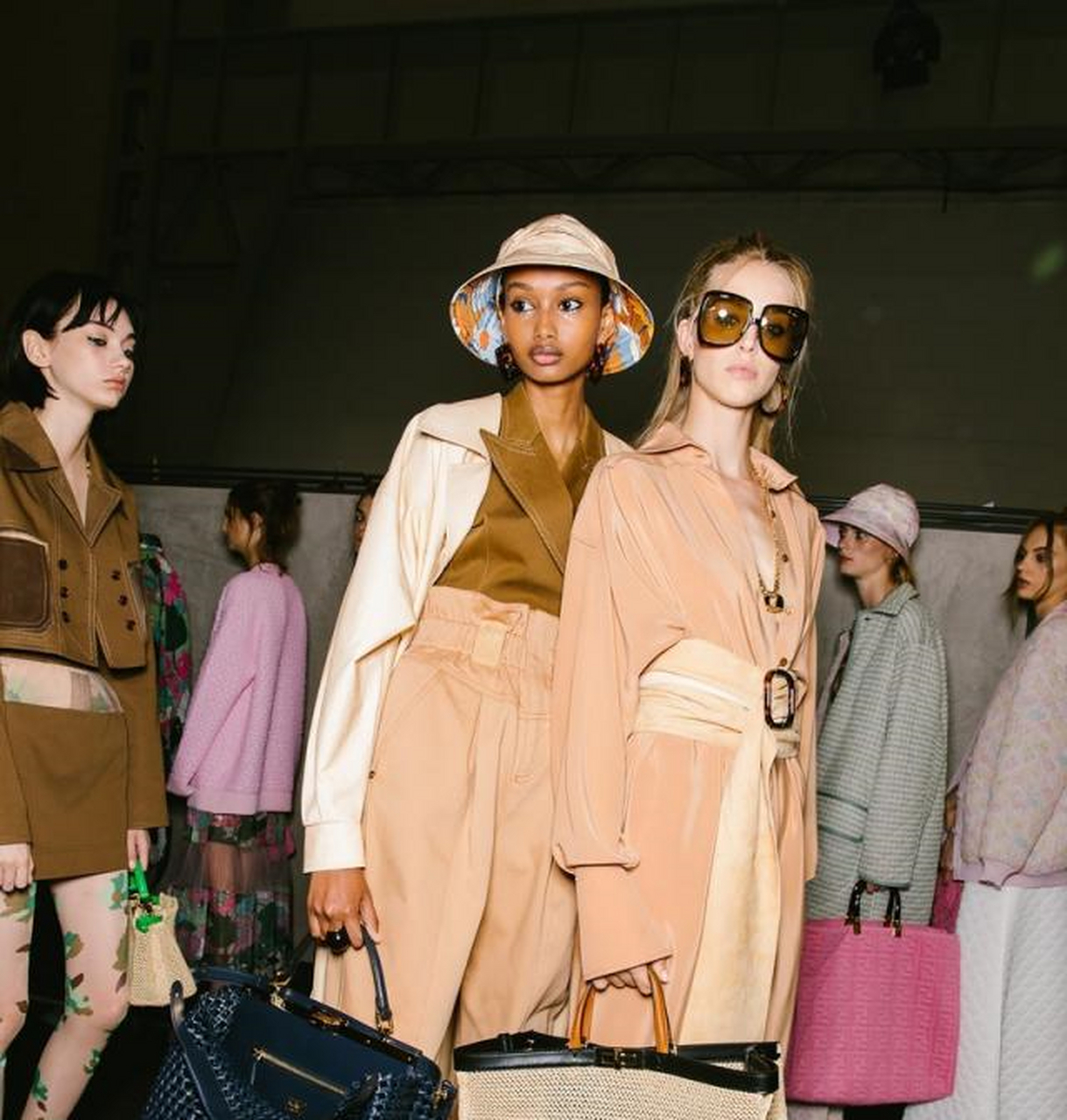 2020春夏米兰时装周!芬迪(fendi)时装秀后台照