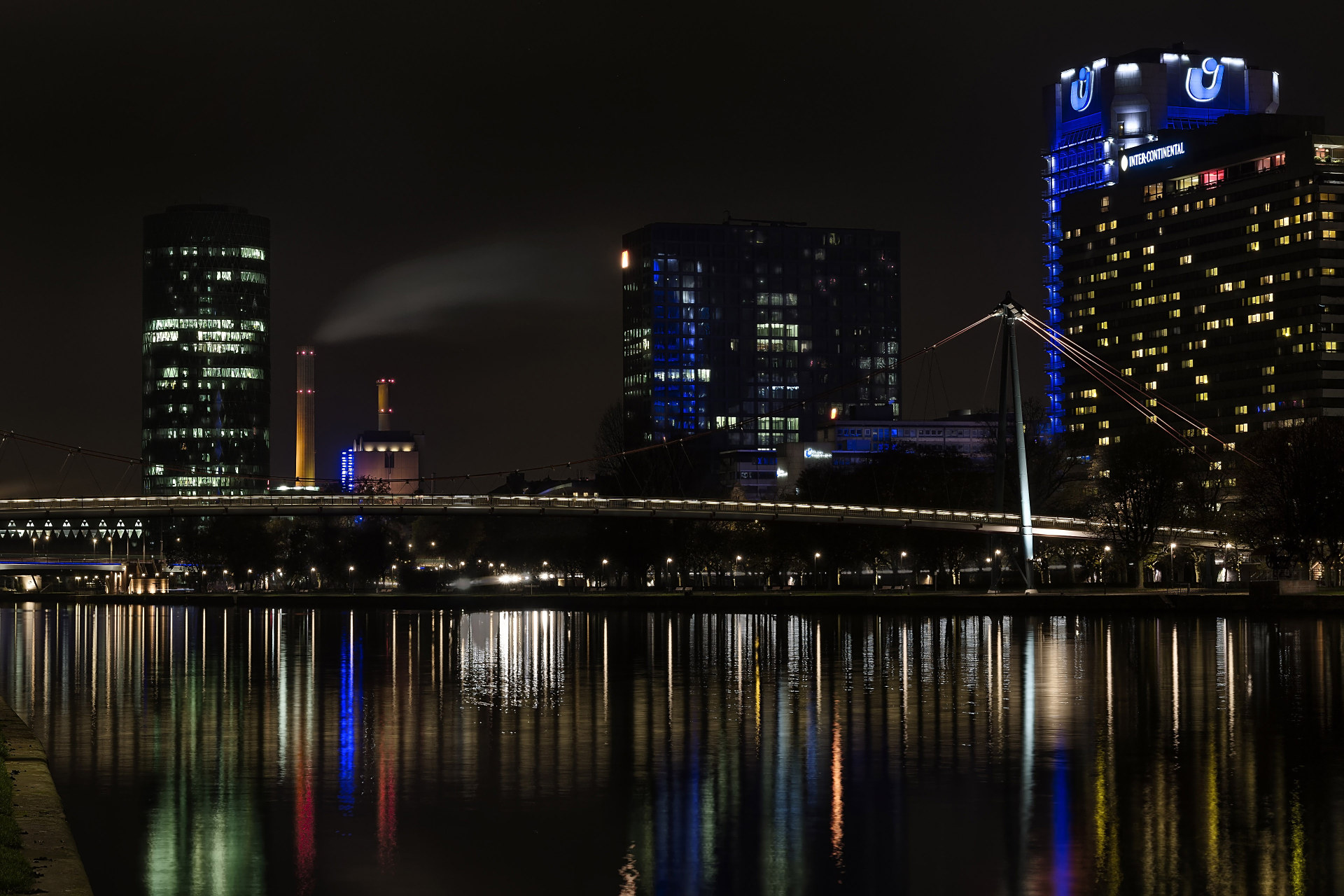 法兰克福是德国第五大城市及黑森州最大城市,德国乃至欧洲重要工商业