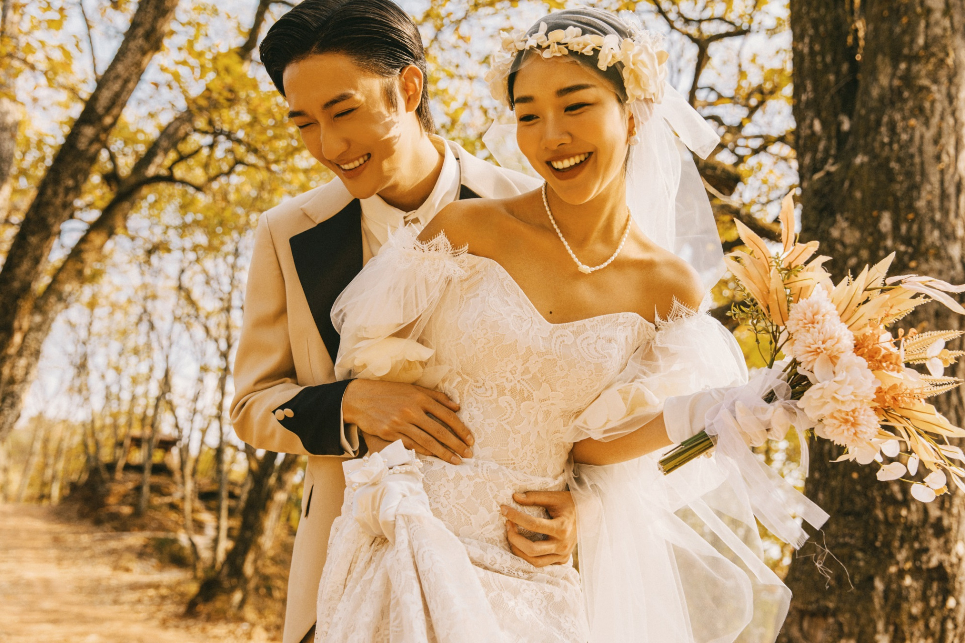 油画风婚纱照 当森系遇上法式油画风  真的好看的不止亿点点 #婚纱照#