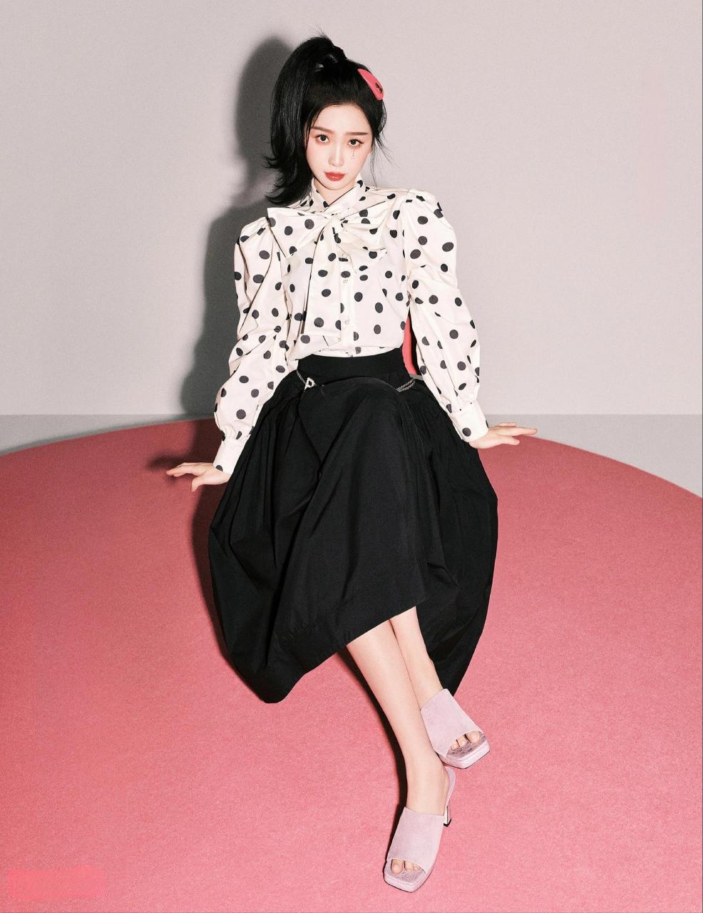 虞书欣波点蝴蝶结系带长袖衬衫 复古宫廷长伞裙