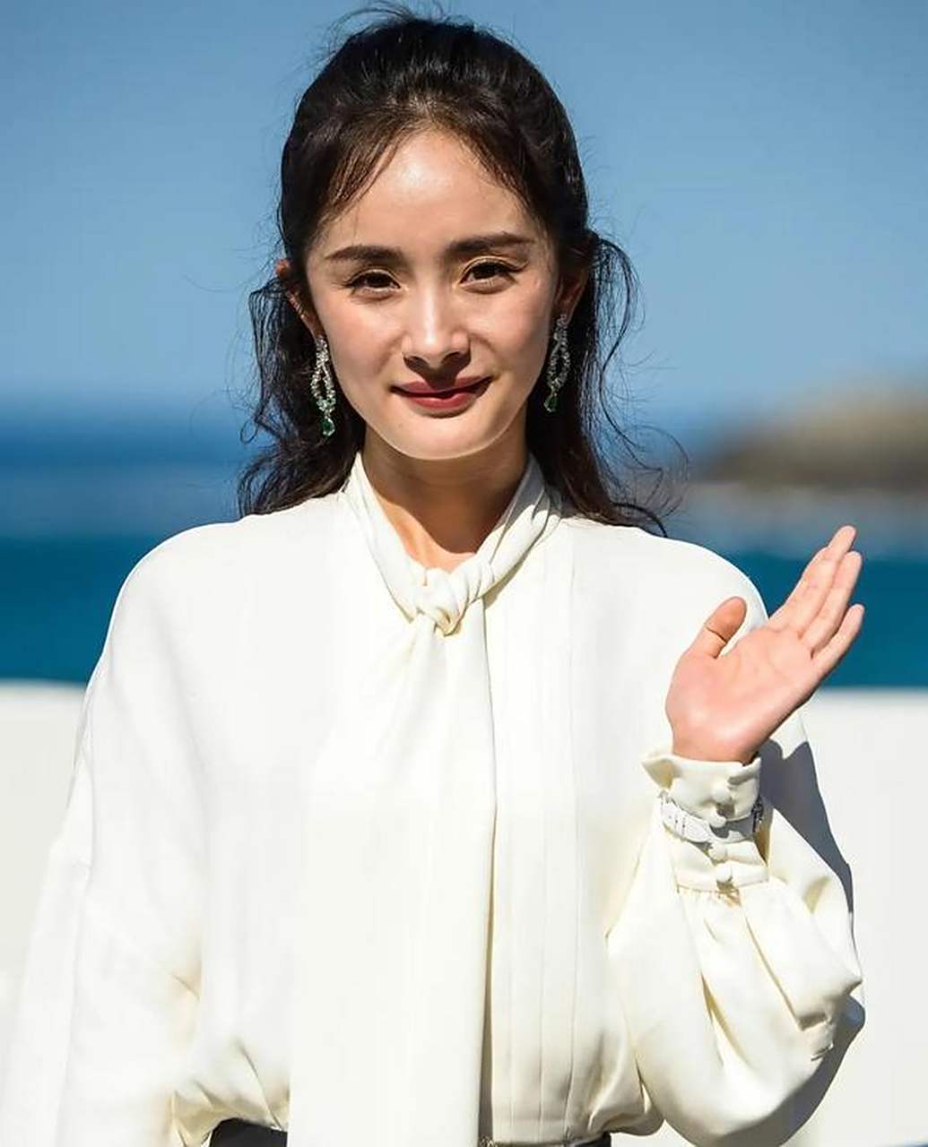 杨幂是整容后遗症? 肉眼可见的年龄越来越大.