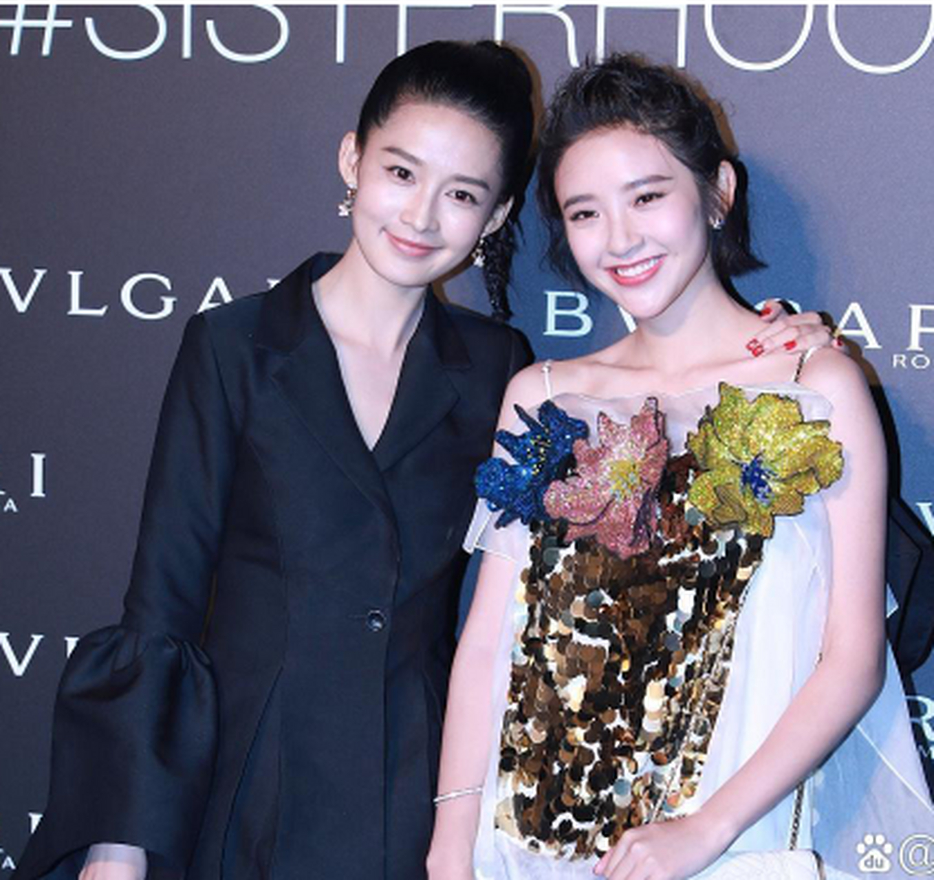 唐艺昕与李沁,同台.同框.同款的鞋!