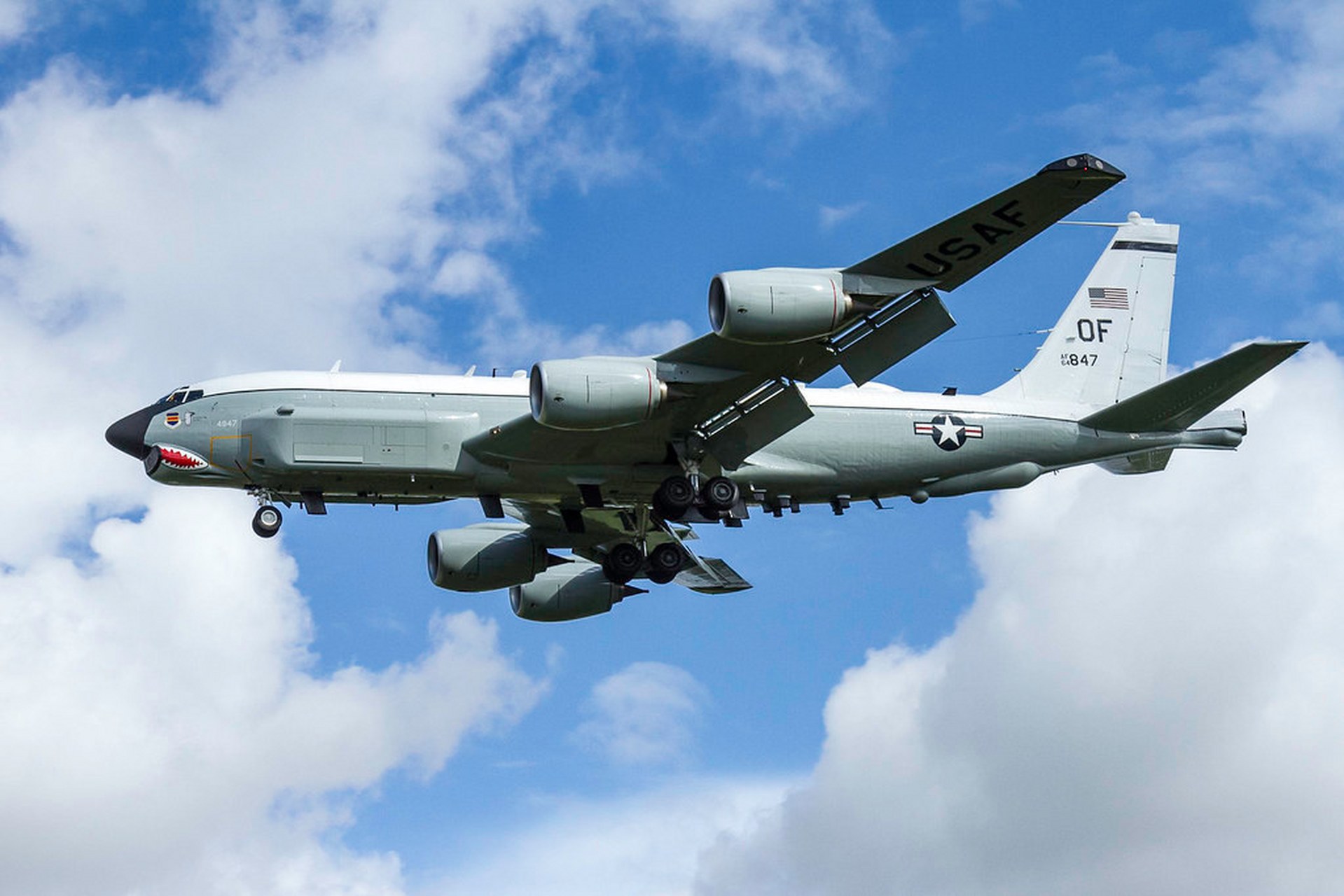 2023年6月14日,美军rc-135u 64-14847 侦察机在我领海领空以外国际