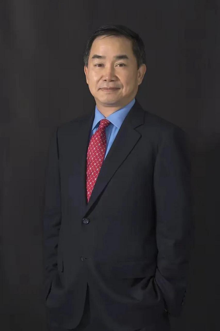 陈志武的经济观点(陈志武金融作品系列)