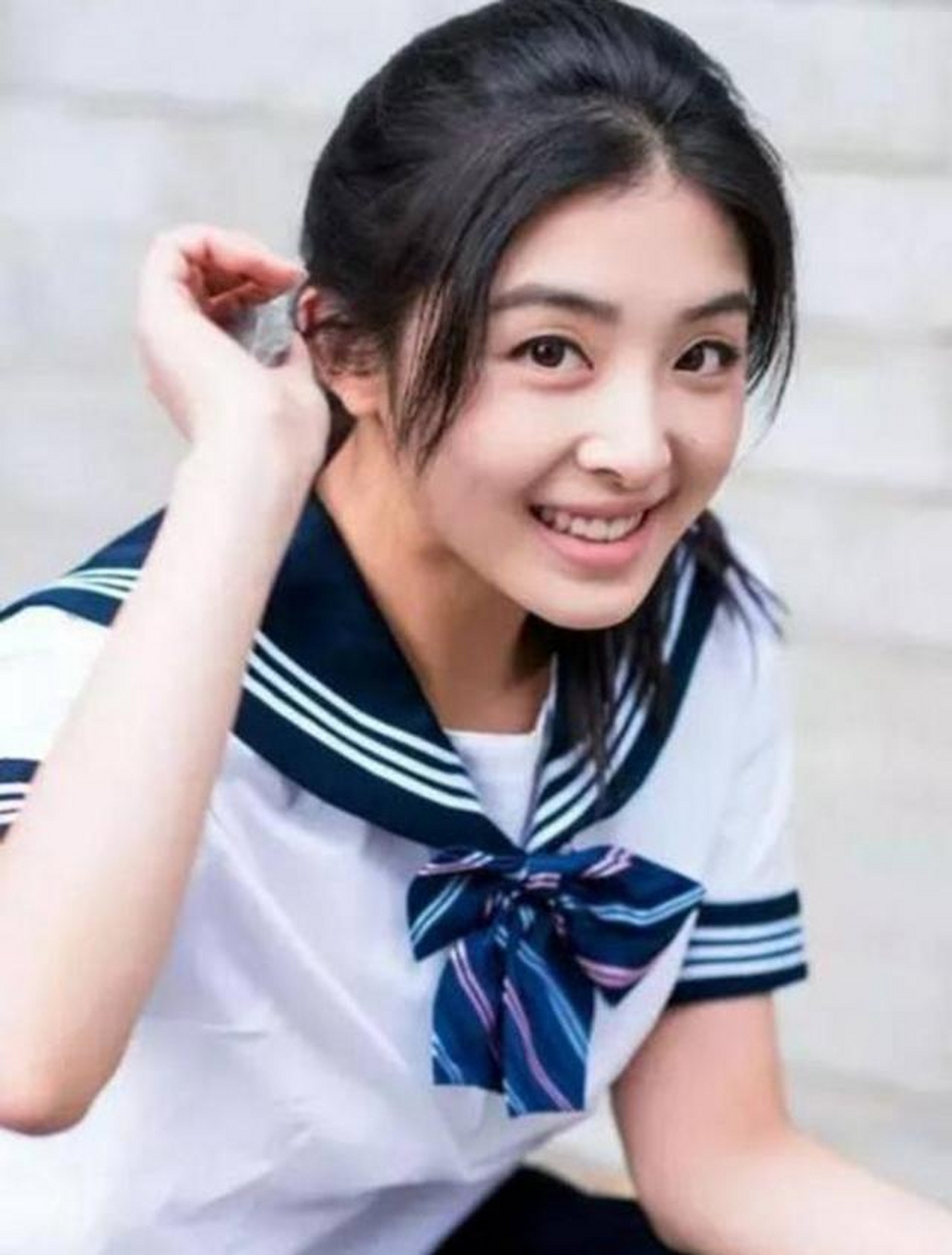 给《冰雪奇缘》里的安娜配音,种种声线变化自如,配出了一个活灵活现的
