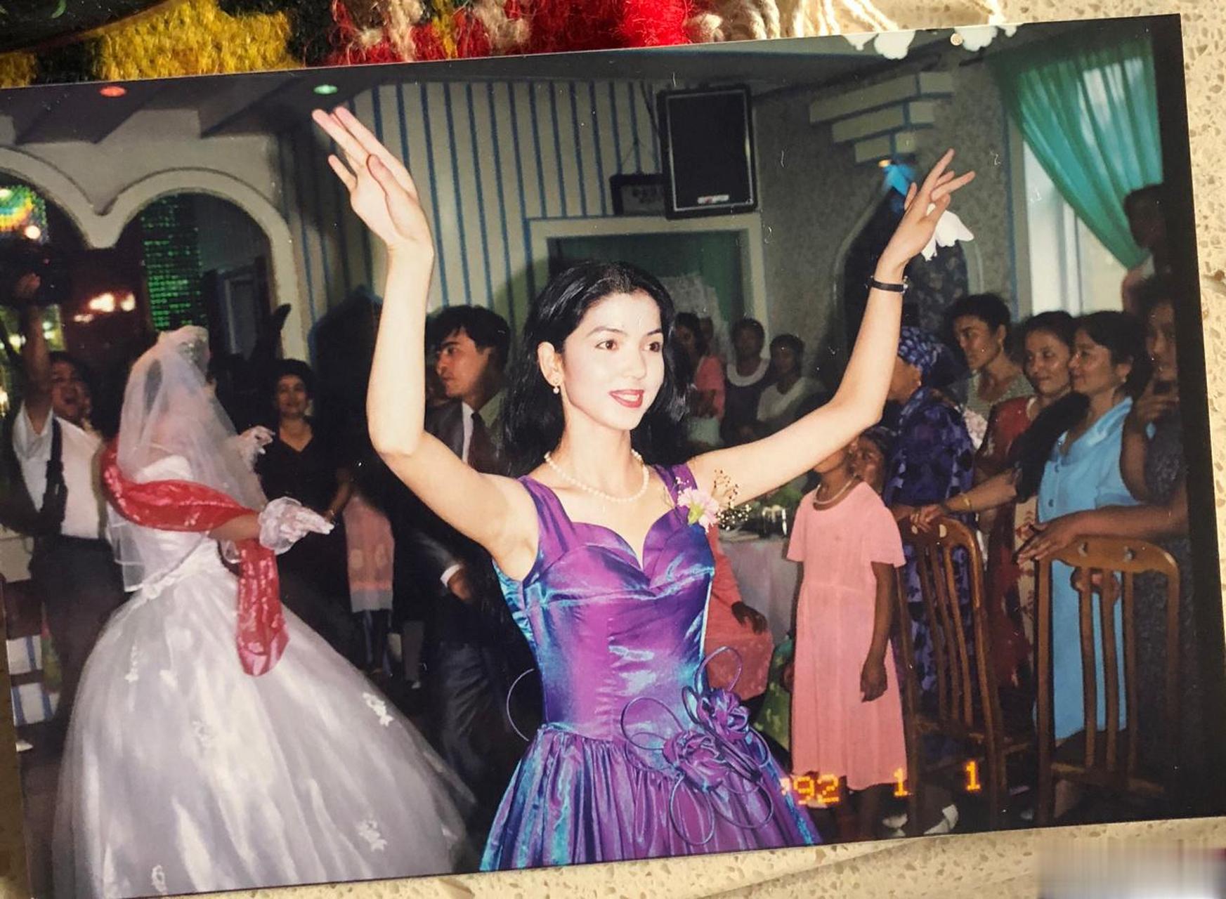 网友分享:妈妈年轻时候照片,每一张都很美啊!