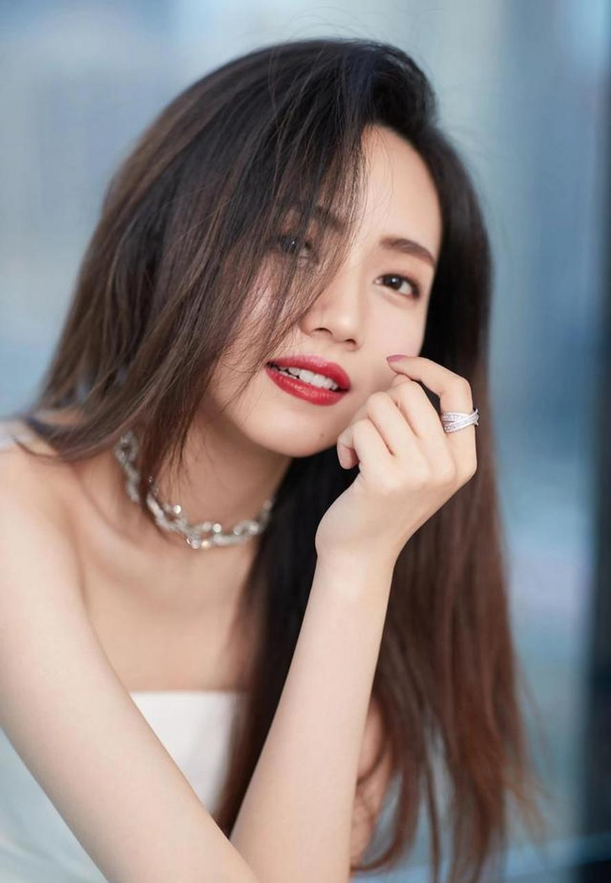 刘惜君,温婉优雅的古典美女歌手,颜值气质俱佳,不输女明星