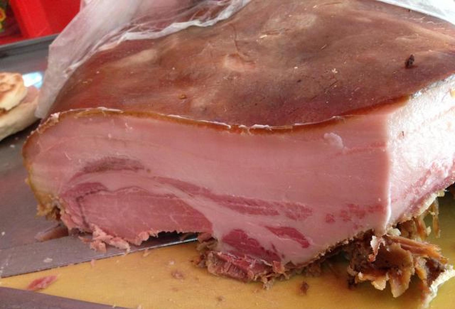 来定西必吃的美食 陇西腊肉:其地旧属巩昌府,又称巩昌腊肉.