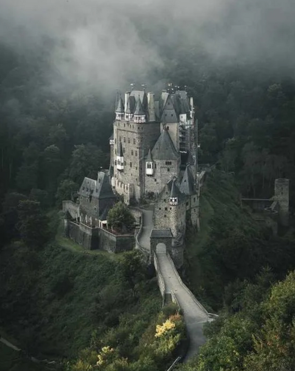 这是德古拉的城堡吗