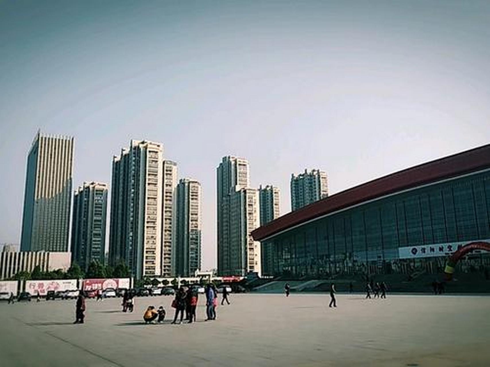 初夏好风景#信阳时空之旅:这个极其现代化的地方一旦走近给人的感觉