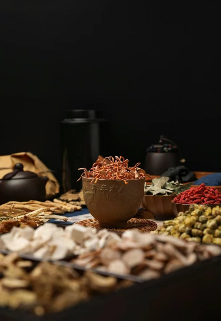 回阳饮 为四逆汤加肉桂所组成,可治疗阳虚引起的严重失眠和心脏的