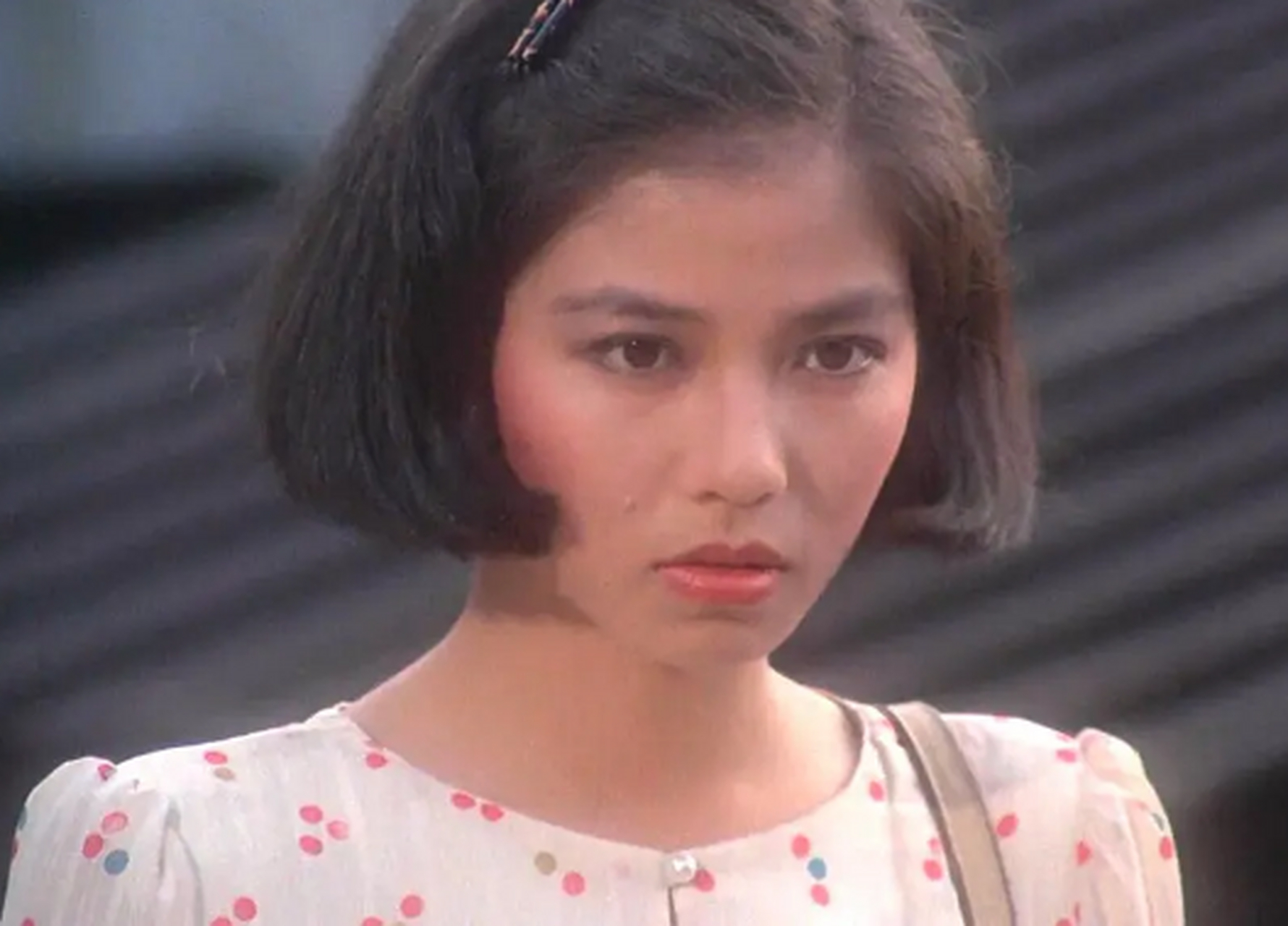 80年代香港猛片,钟楚红身材火辣,成为性感港星代名词!