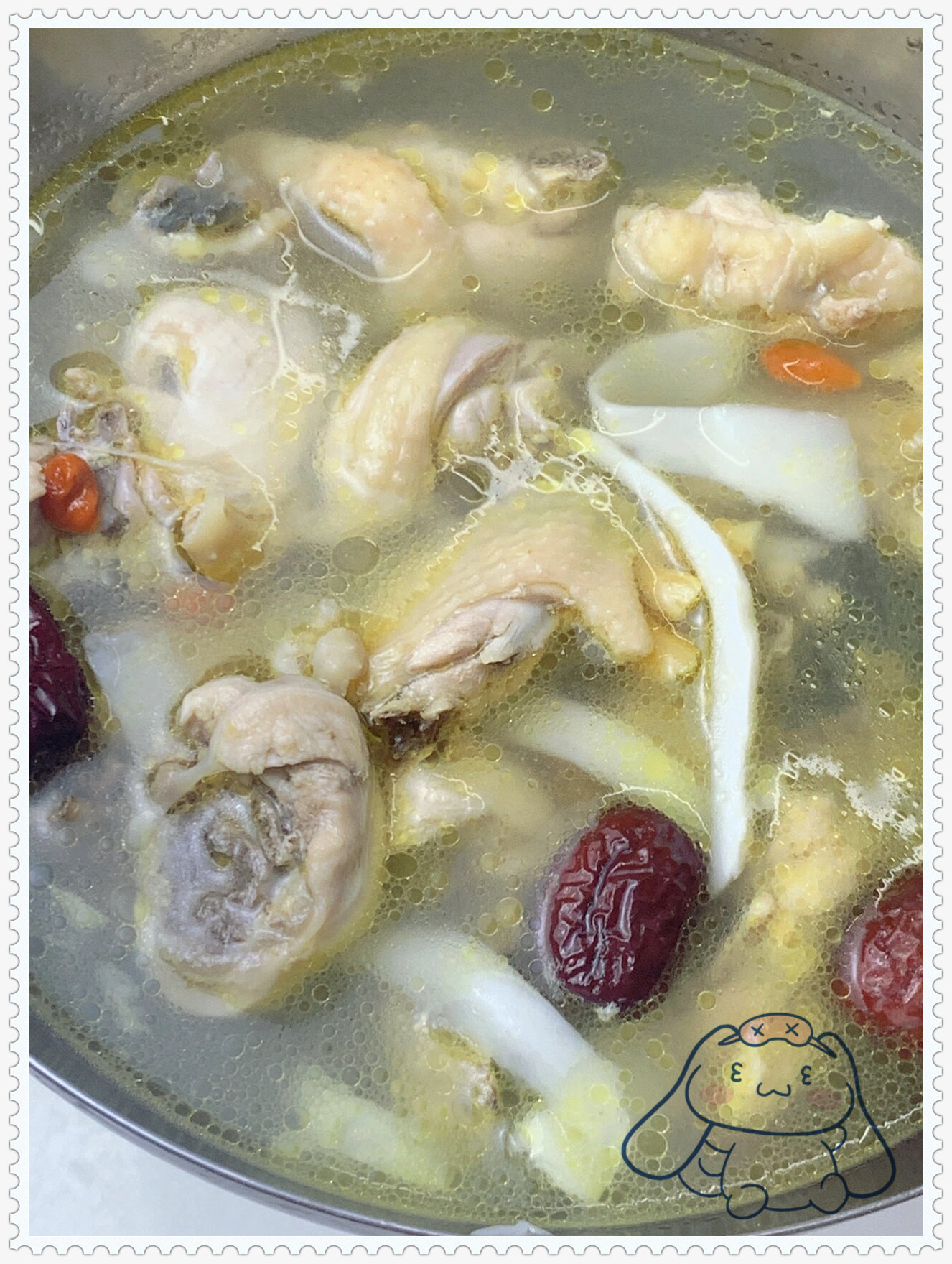 清甜鲜美的椰子鸡汤,简单好做又好喝】  说到煲汤喝汤,广东银绝对不