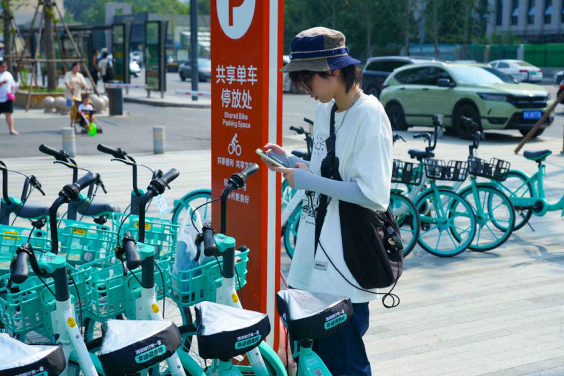 郑州现"清凉坐垫"共享单车.