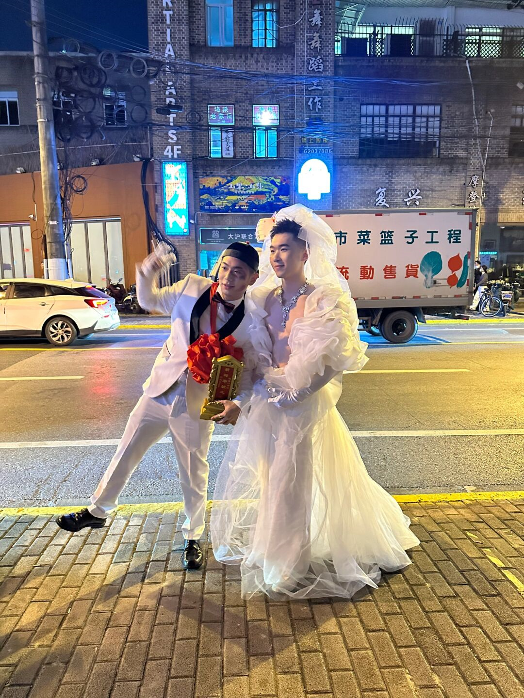 起床过猛偶遇冥婚奇遇