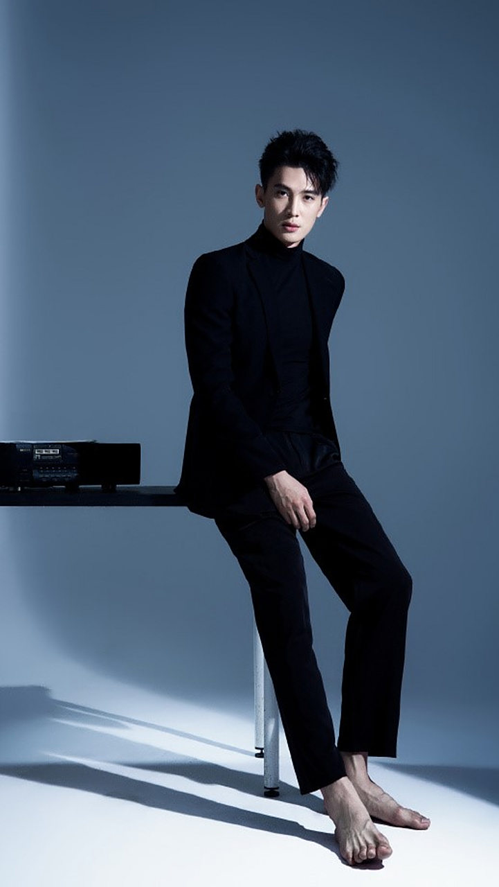 《声入人心》选手李向哲刚刚高调官宣恋情,前妻邱箫婵就发文指控其