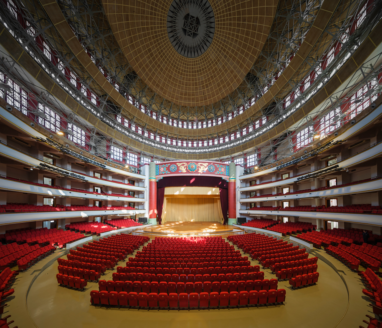 【城市摄影】重庆大剧院  图源米拍0815小杨在云南  #摄影# #城市