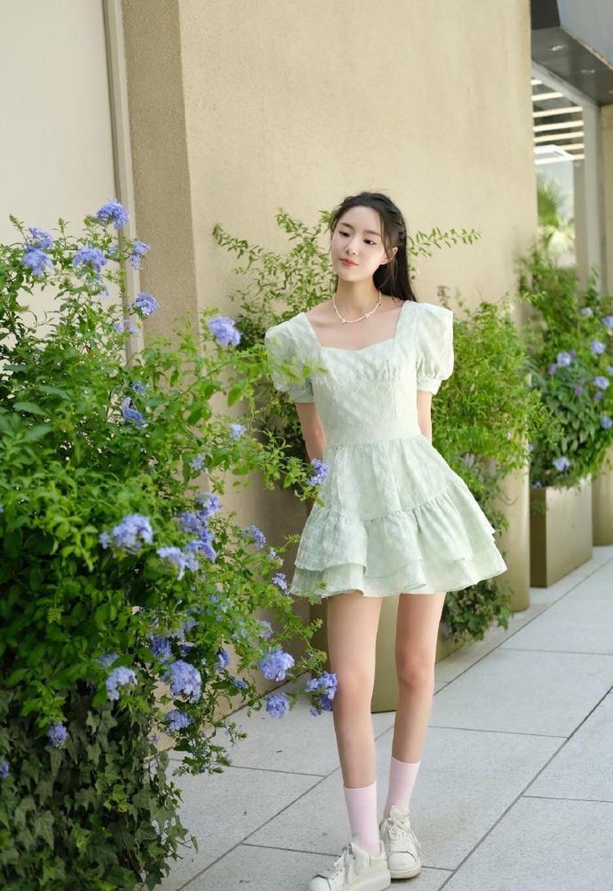 美女演员余芷慧迷人美照欣赏,好可爱啊