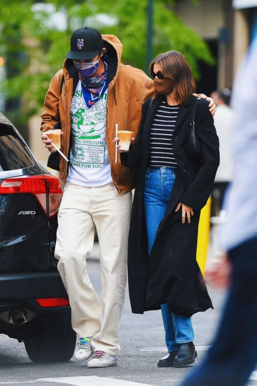 kaia gerber前男友jacob elordi 的街拍合集来咯!