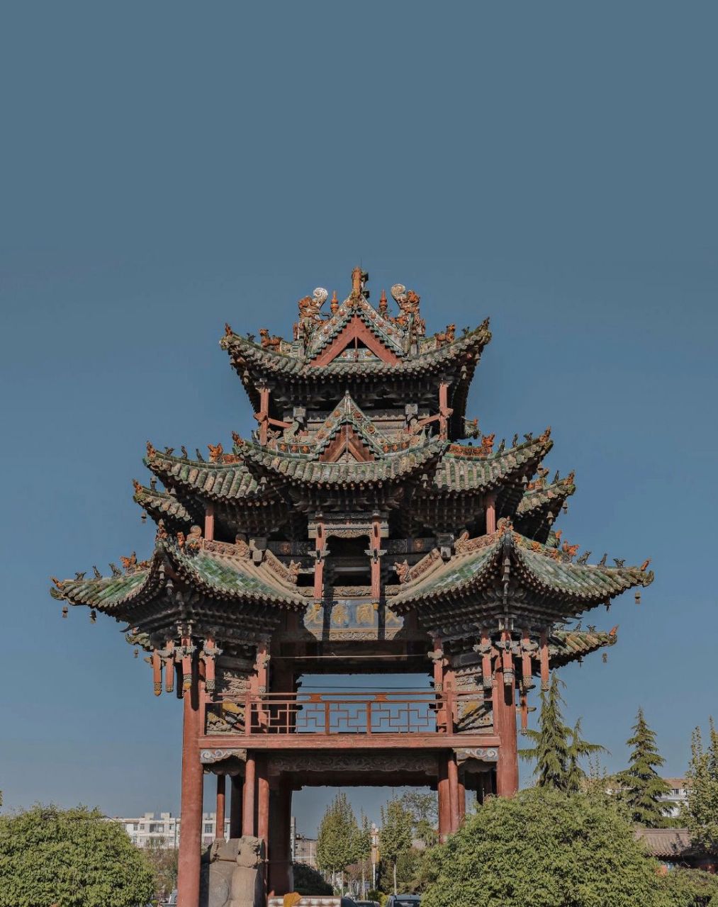 曲沃四牌楼,又名望母楼或孝母楼,位于曲沃县城东南贡院街孝母巷十字