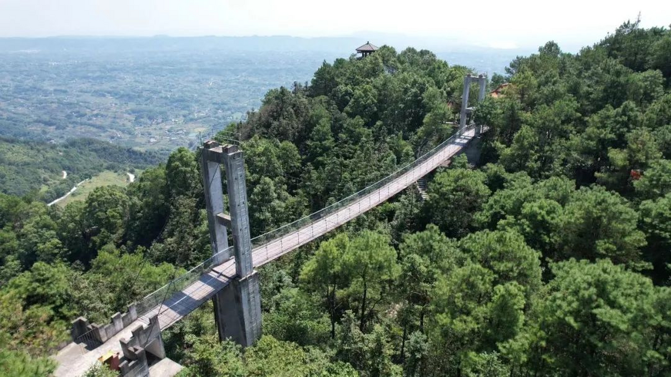 重庆石笋山,一个充满神秘和美丽的地方,是云雾山系的一部分