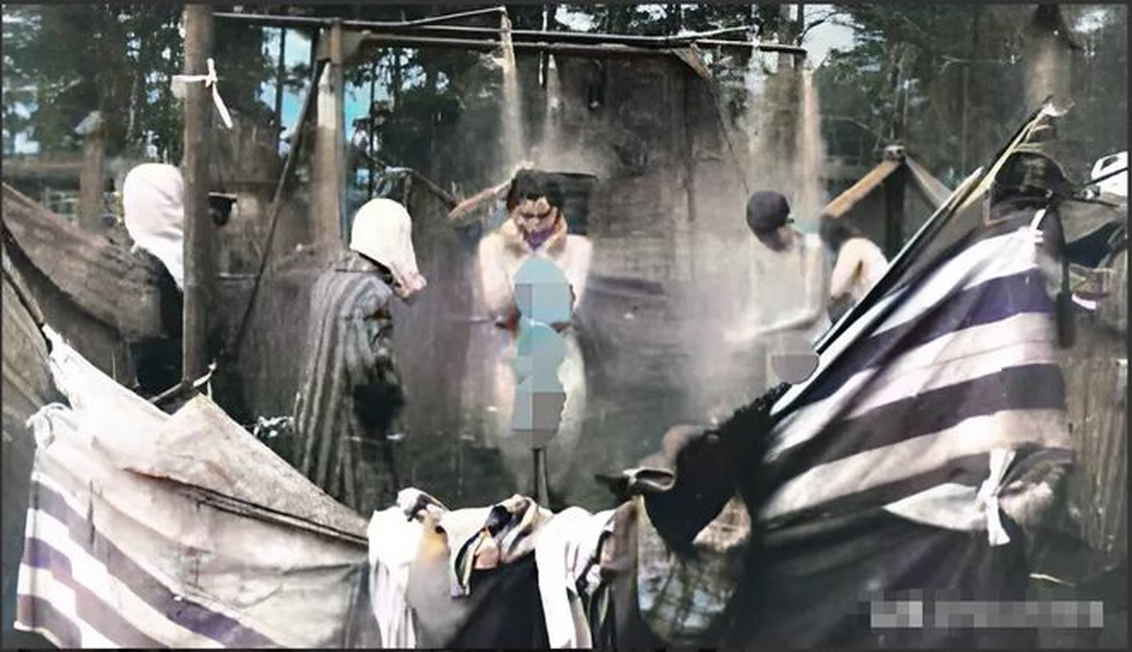 在这种情况下,能够在露天环境下洗个澡几乎是一件奢侈的事情.