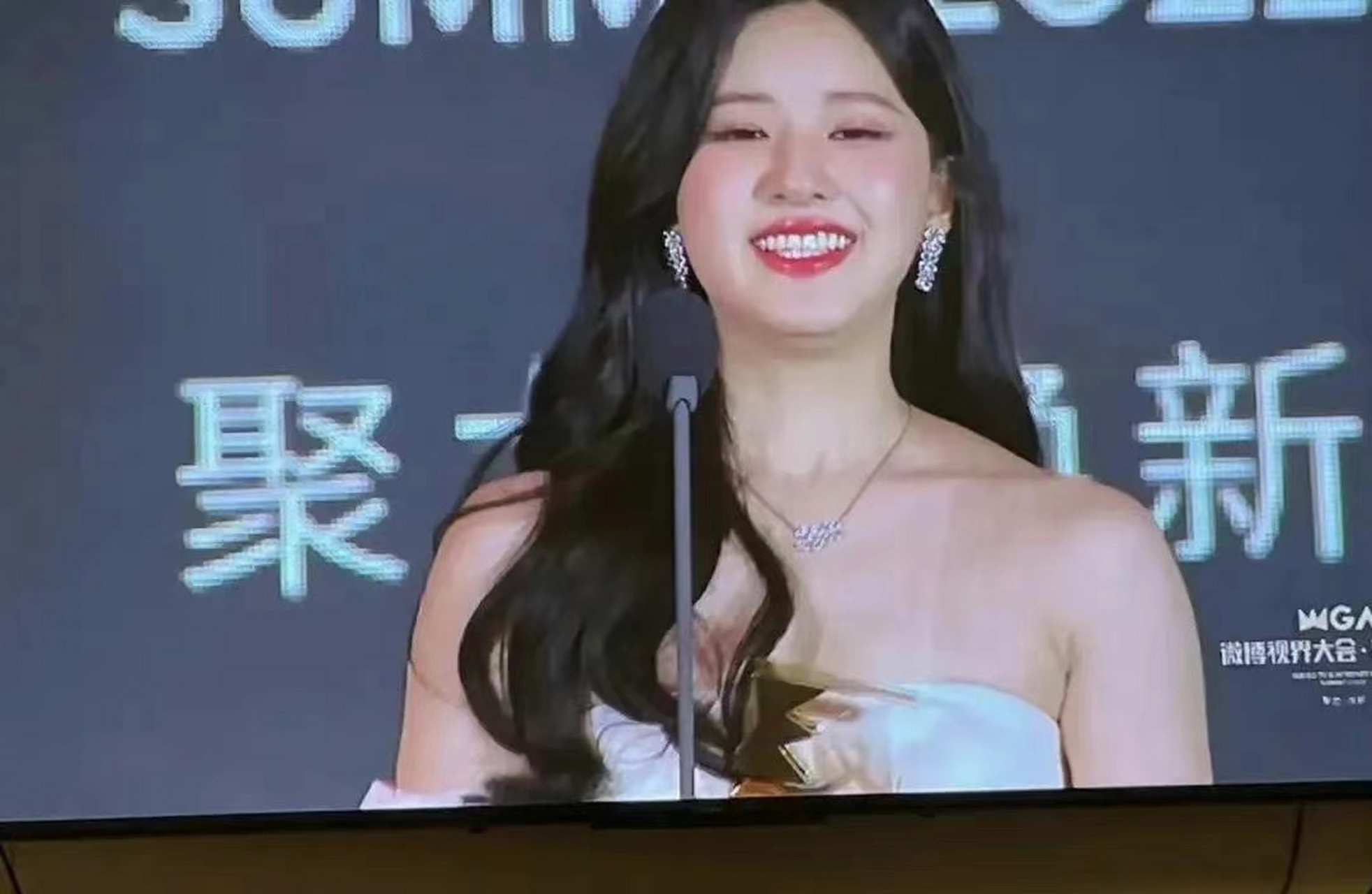一胖毁所有,赵露思怎么胖成这样了?