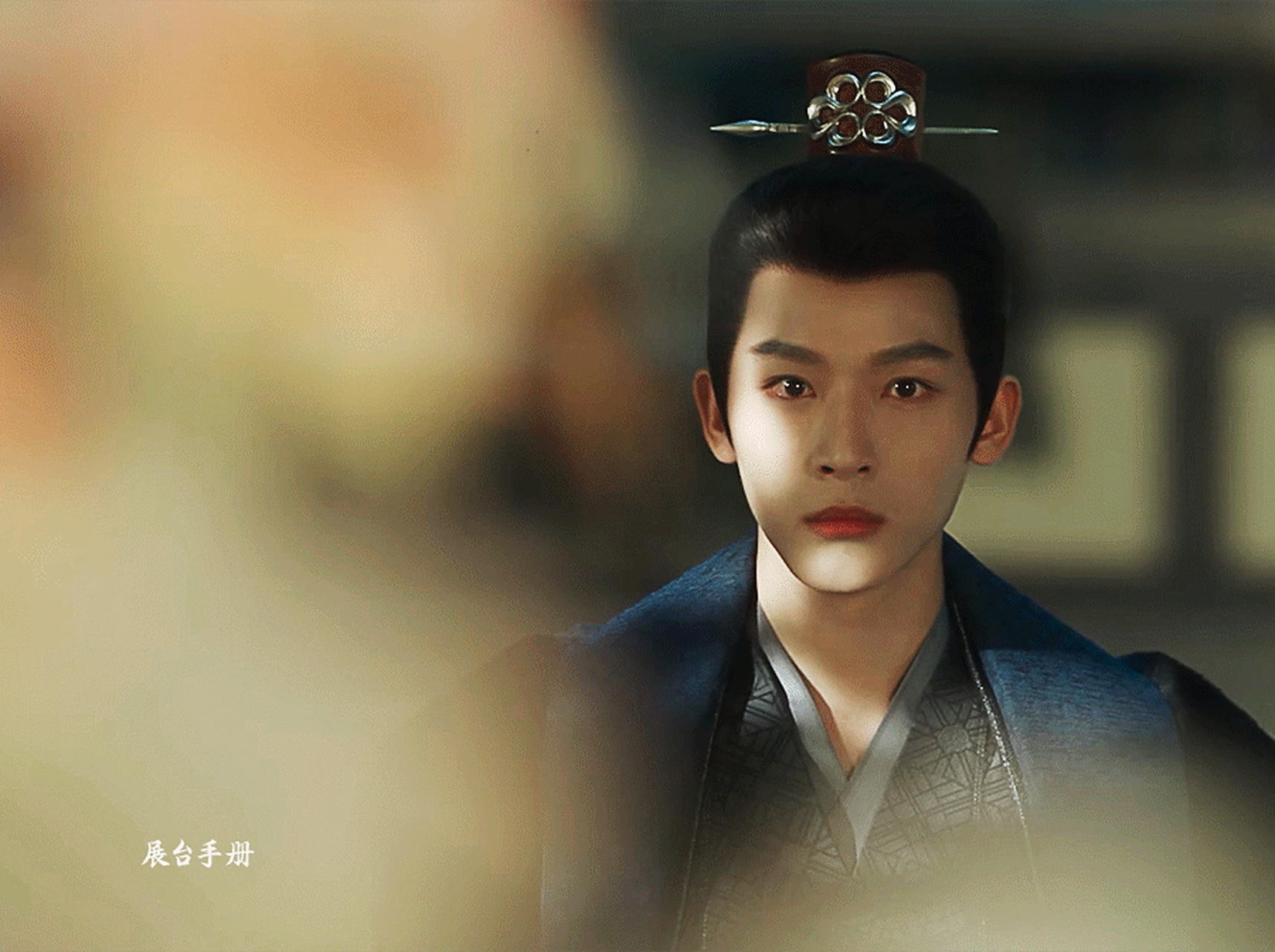 张晚意这张动图,氛围 光影和眼神都拉满了 67!