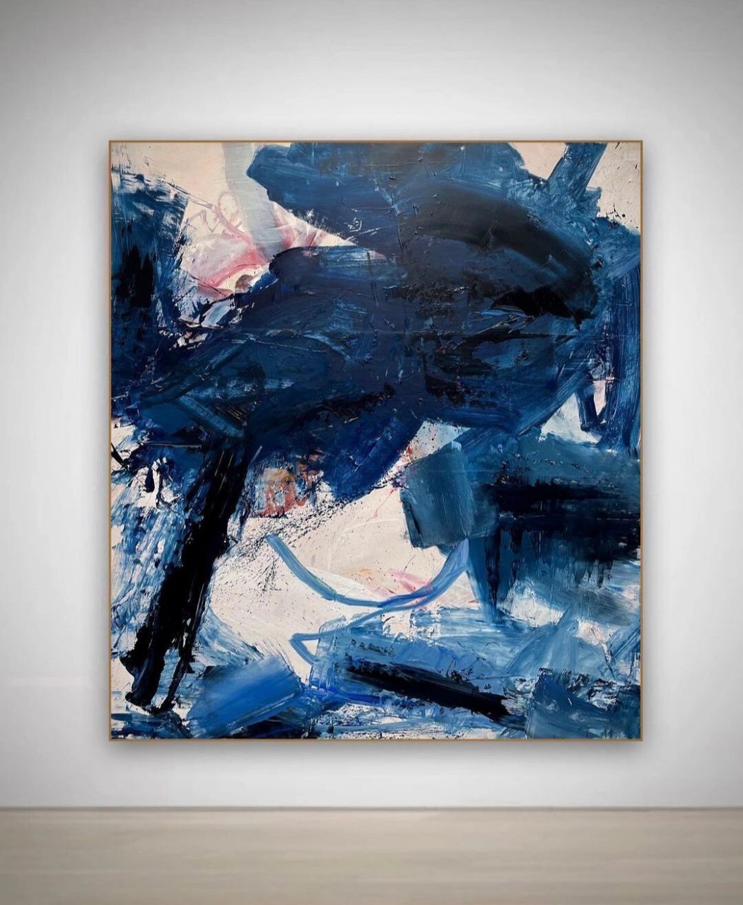 95 英国画家ian rayer-smith出生于1970年,他的抽象画布使用大胆