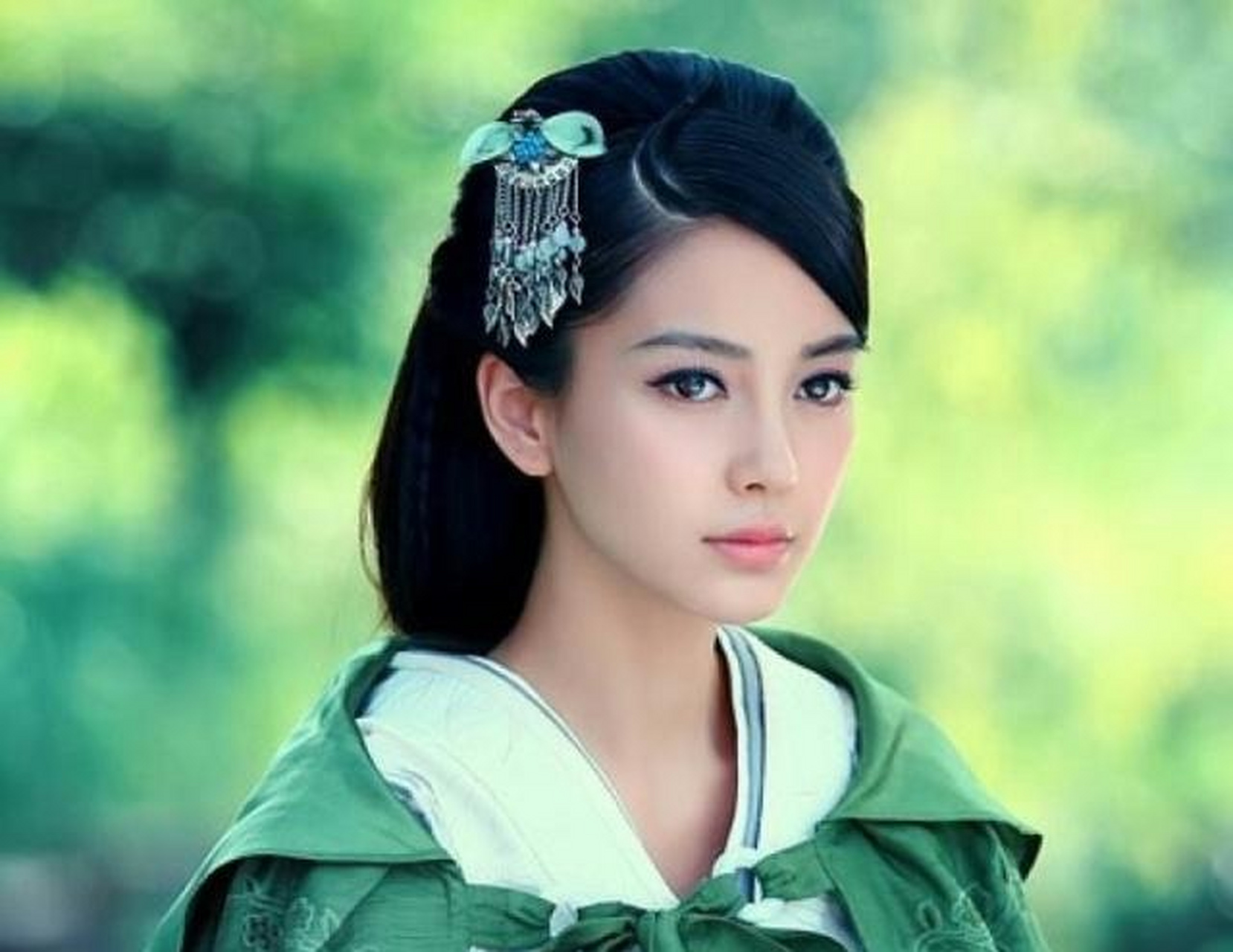 第一次认识这个叫angelababy的女孩还是在一部叫做《全城热恋》的电影