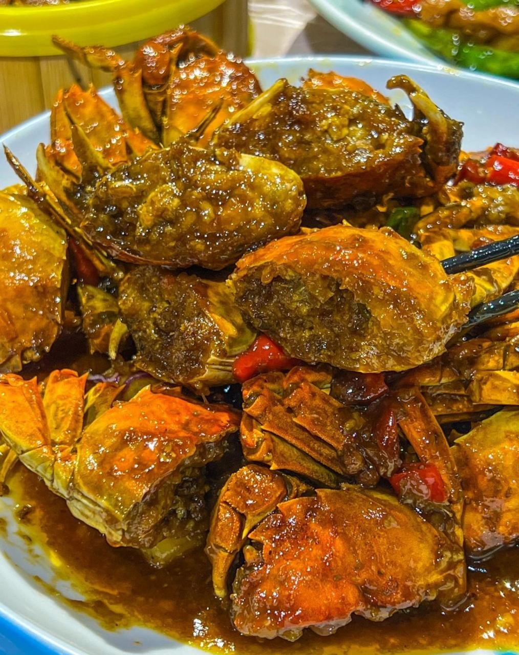 吃到了青岛真正好吃的香辣蟹,香死我了,一快到螃蟹季我就特开心,除了