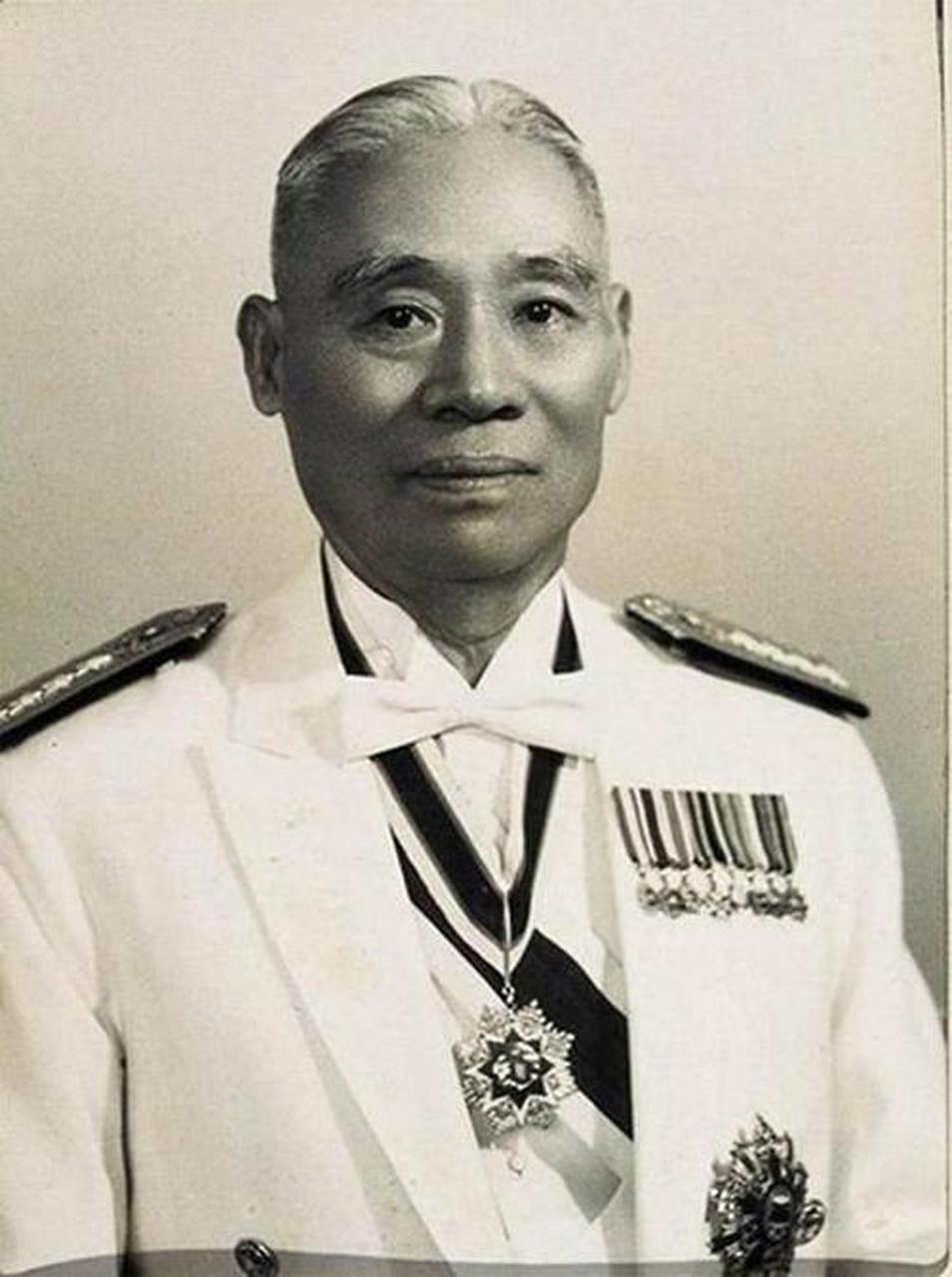 抗战期间,顾祝同瞒着妻子许文蓉在外养小妾,并把小妾肚子搞大,许文蓉