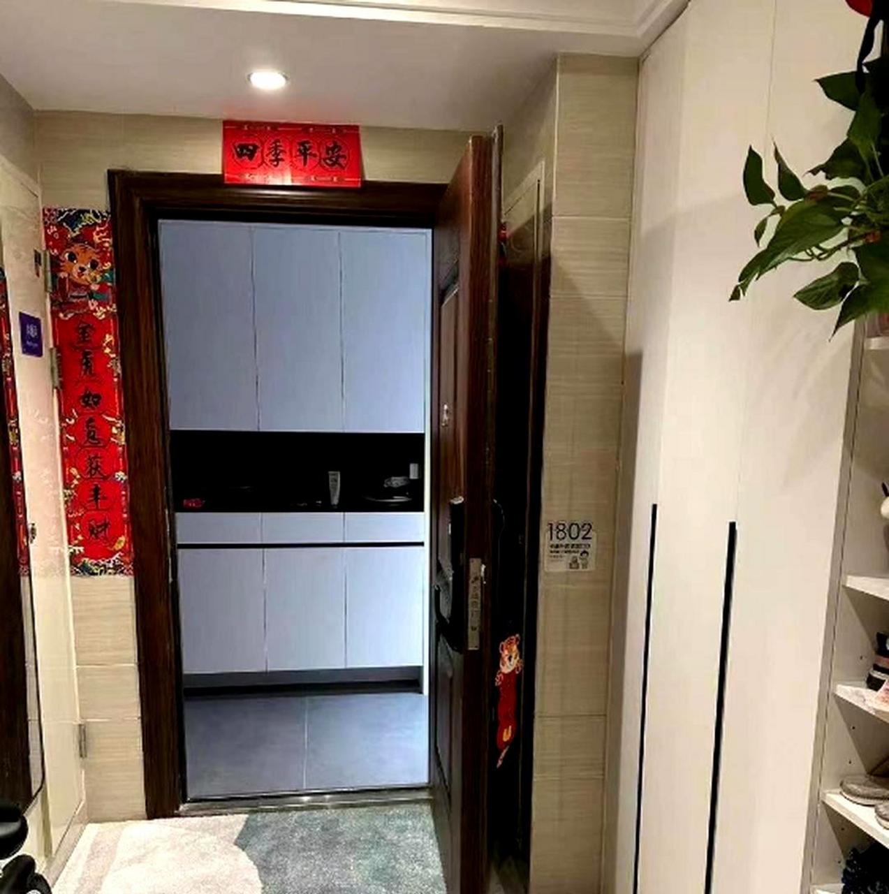 如果有足够的钱买房,最好选择一梯一户的房子,这样就不会存在公摊问题