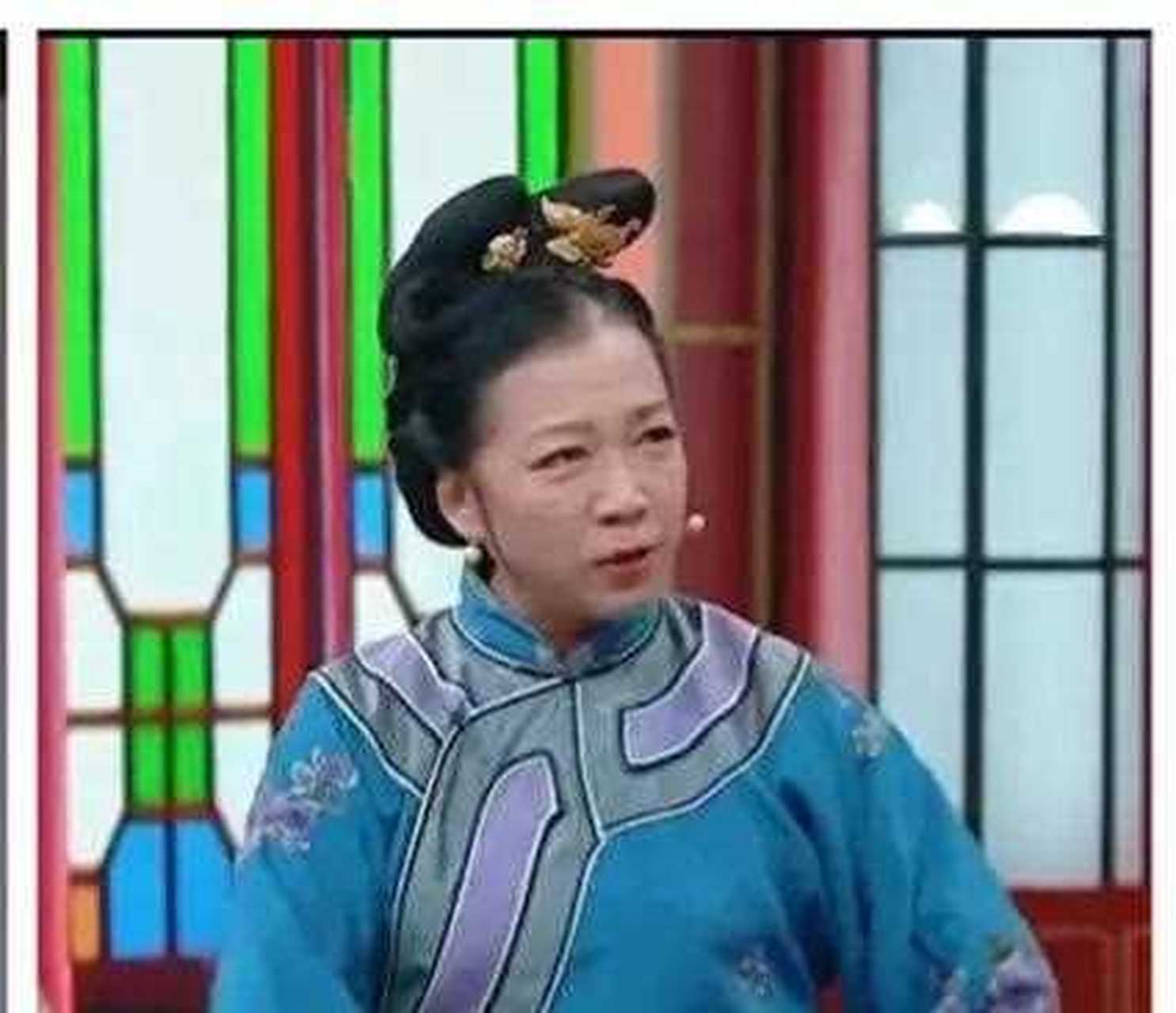 比起容嬷嬷,我觉得王虹饰演翰轩棋社的老板娘"母夜叉"是多少人挥之不