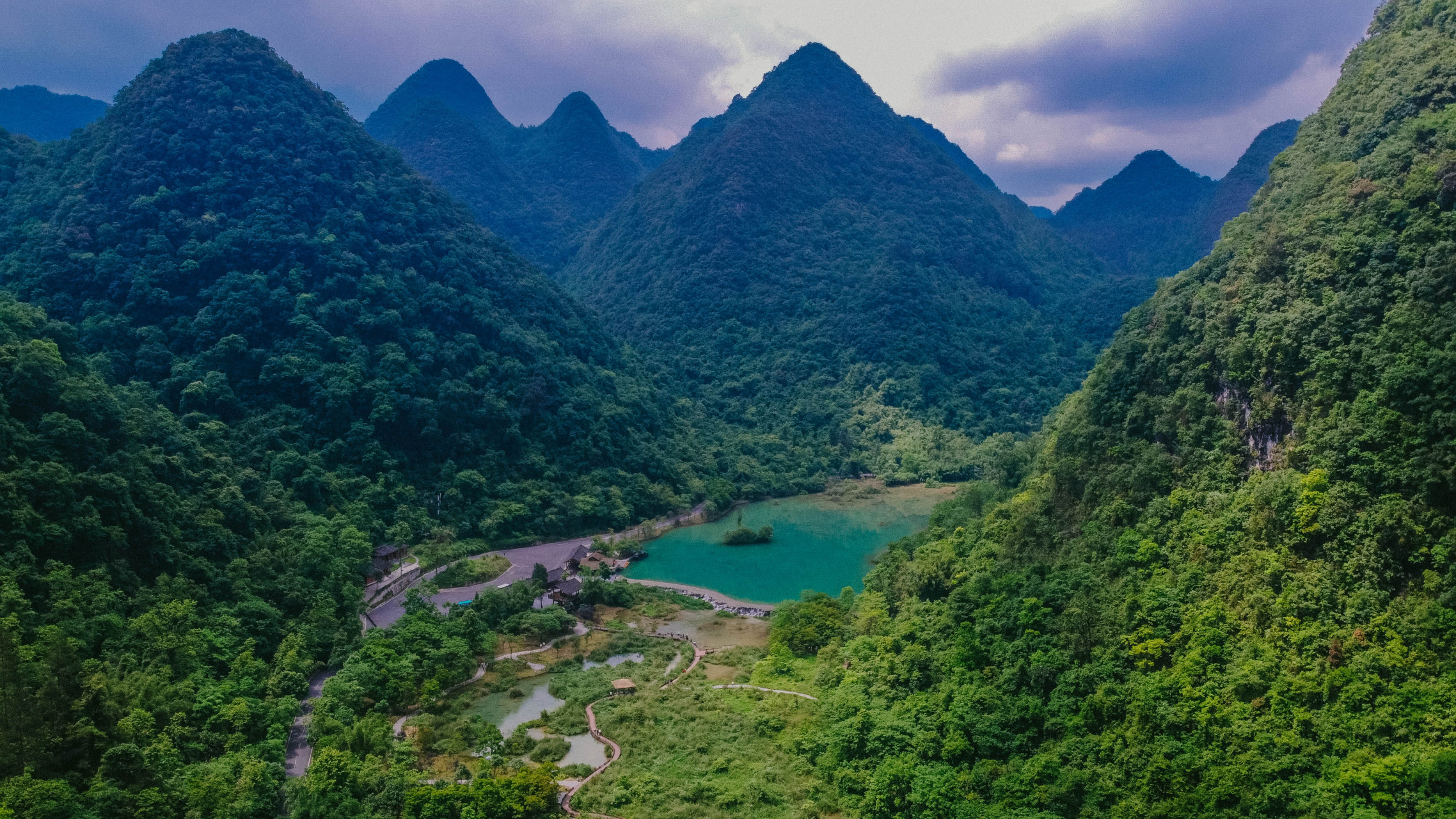 白水河瀑布景区,最美的瀑布 黄果树瀑布也被称作是白水河瀑布,作为