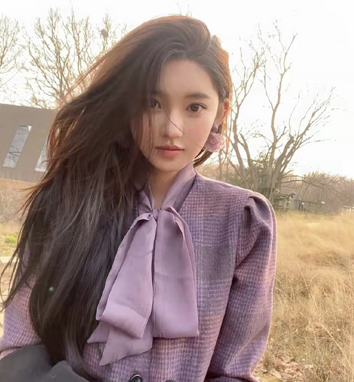 近期,变性网红李由在网络上爆红,李由,原先是一个男性,但在他的心里