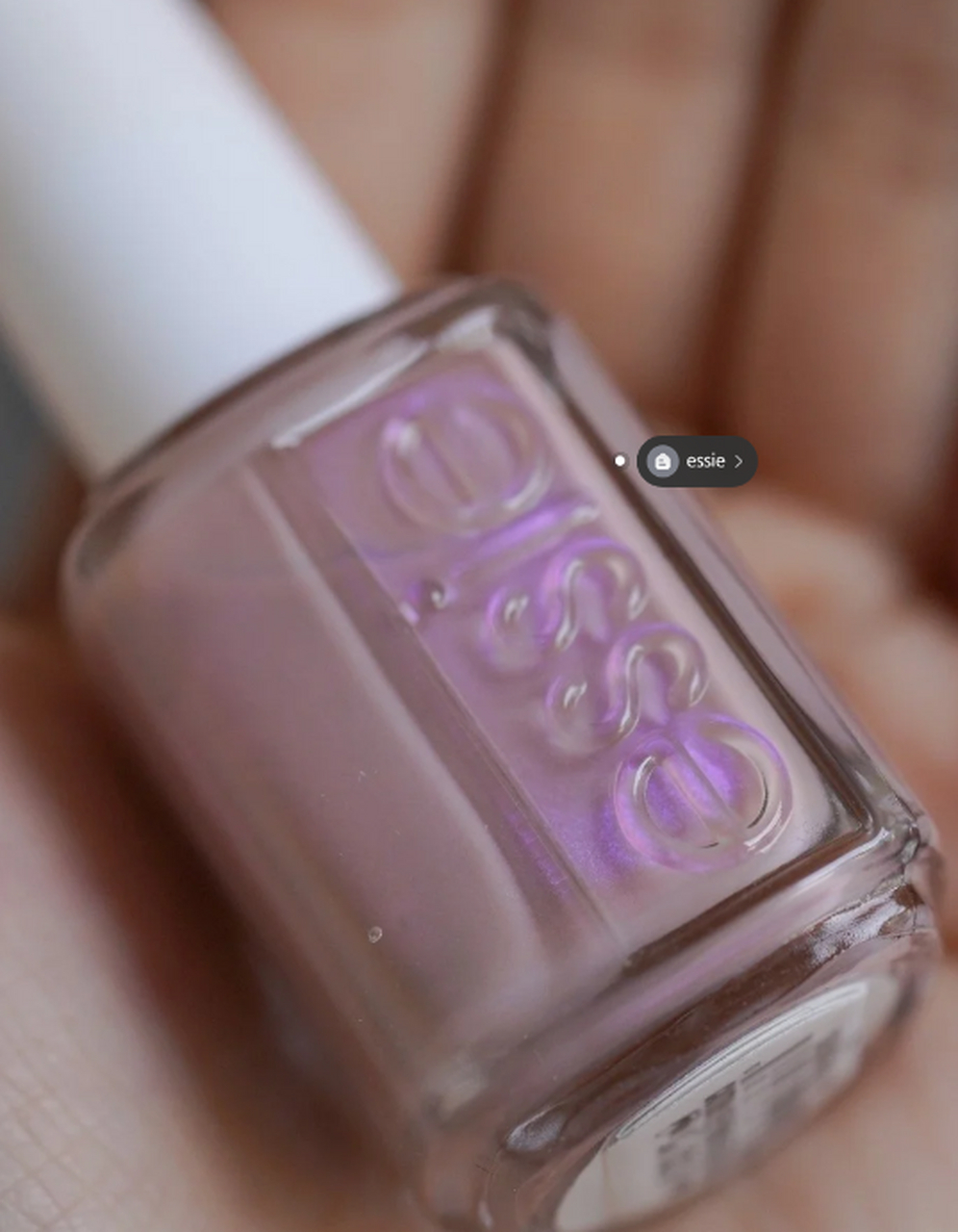 全网买不到的,essie指甲油demure vix n多妹子种草的经典颜色  哈哈