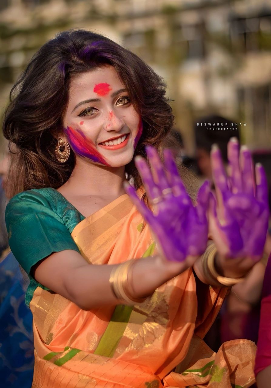 还记得这个印度精灵眼女孩儿吗?