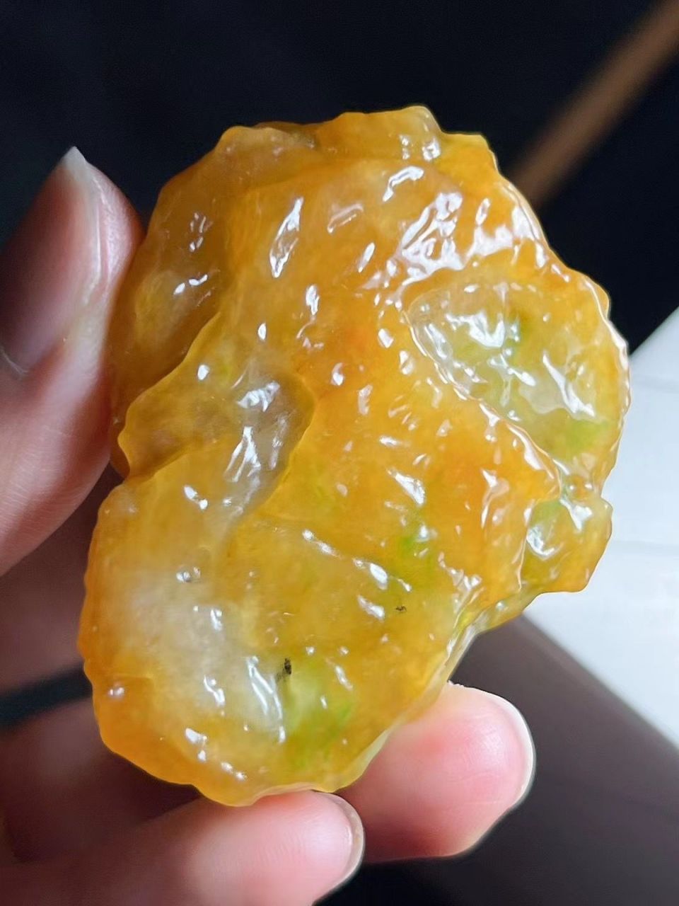 翡翠原石玉石# 翡翠原石玉石中黄翡和翡黄有什么不同?