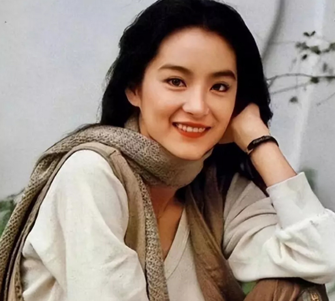 私人生活可媲美皇帝,林青霞,邓丽君都是他的囊中物,让人好奇这位"台湾