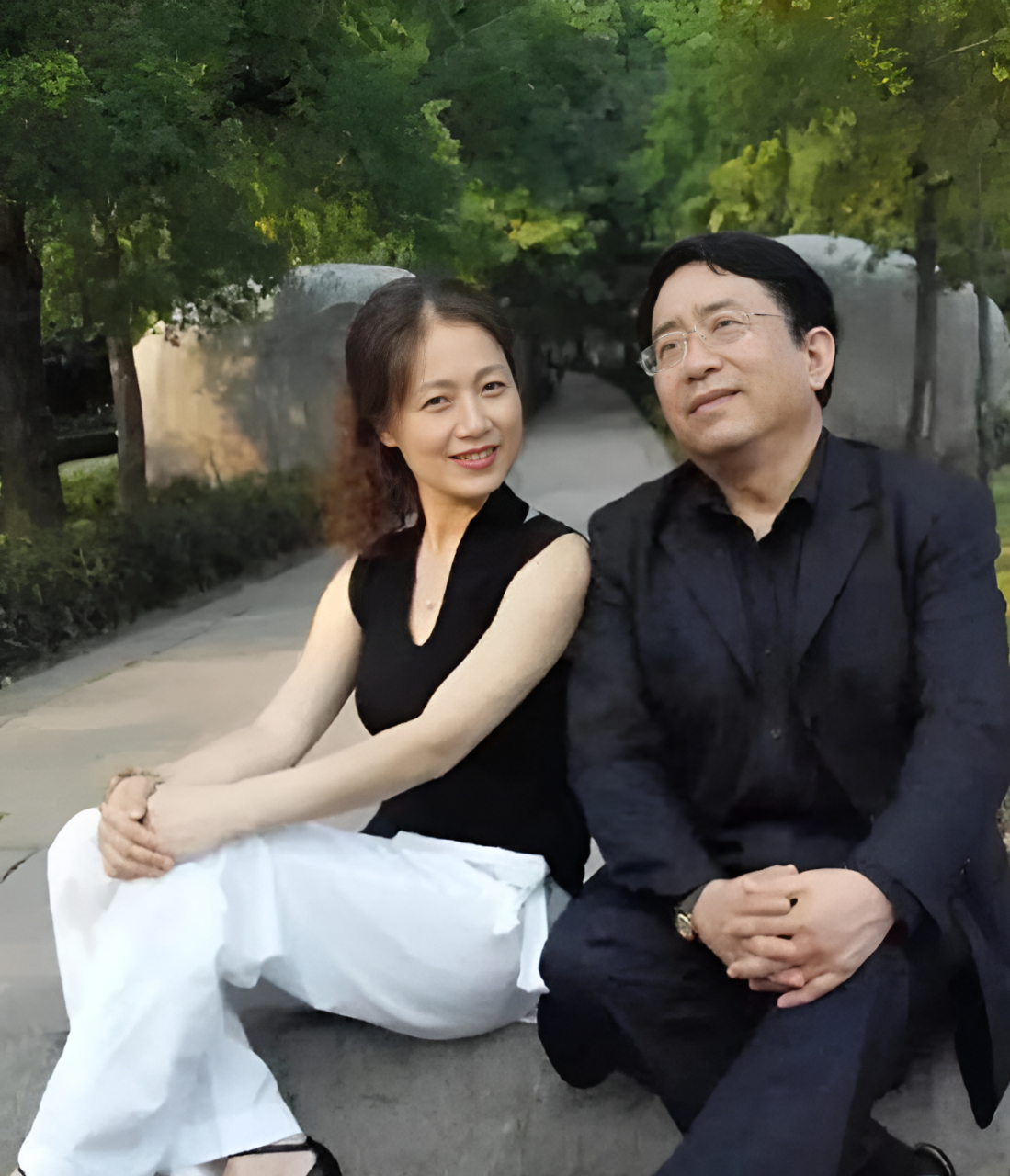 当年,李红发现她的丈夫余秋雨爱上了比他小16岁的黄梅戏演员马兰!