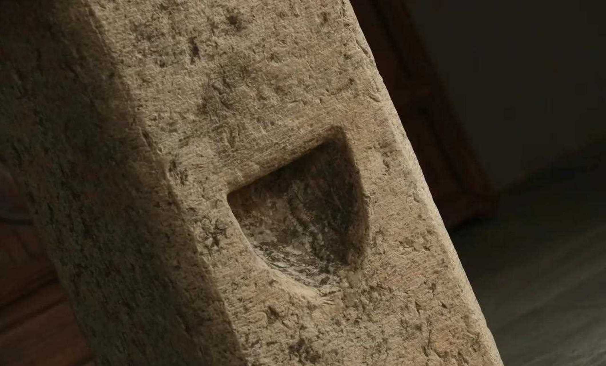 【 武举  练功石 】[freestyle] 明代,尺寸高60,见方26,青石.