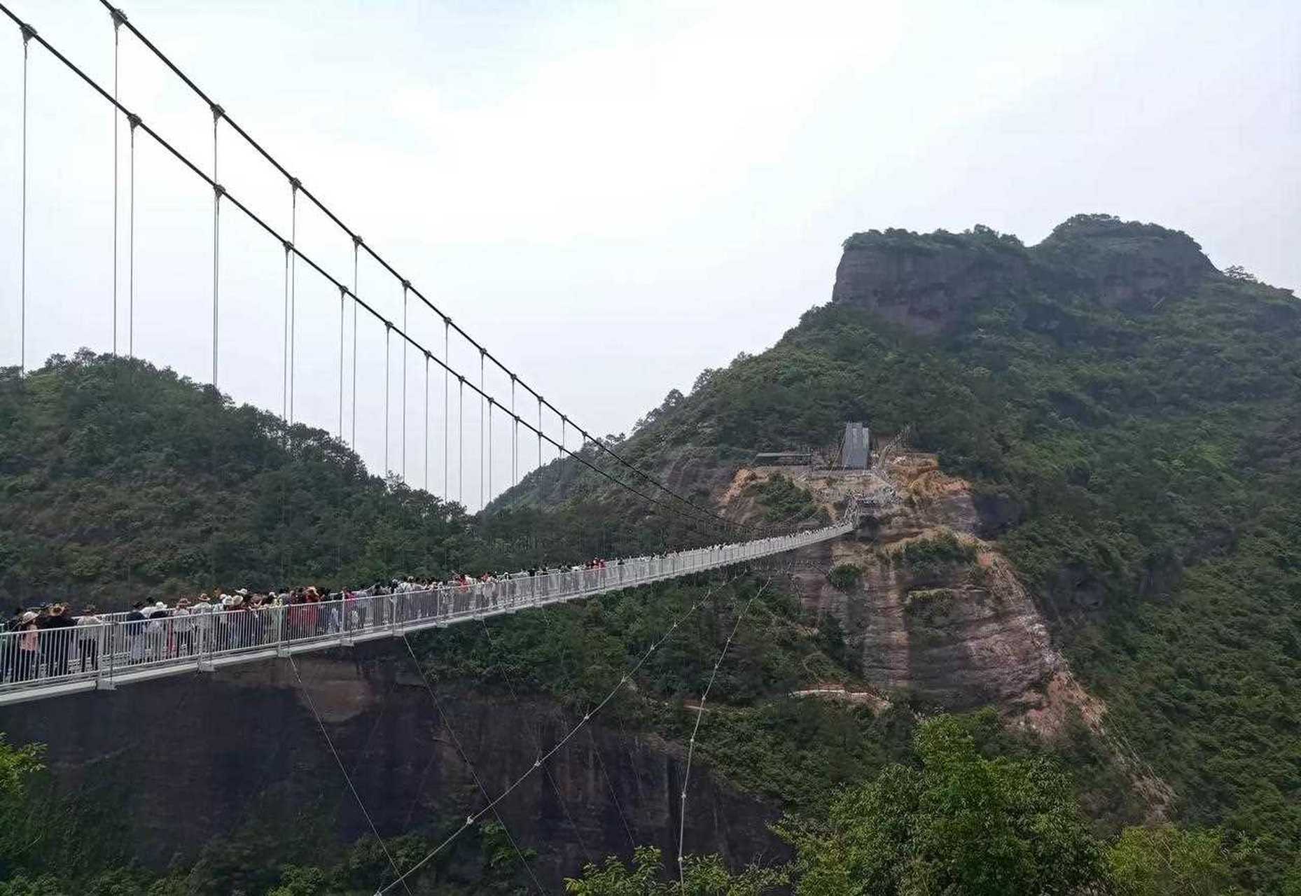 都峤山玻璃桥介绍图片