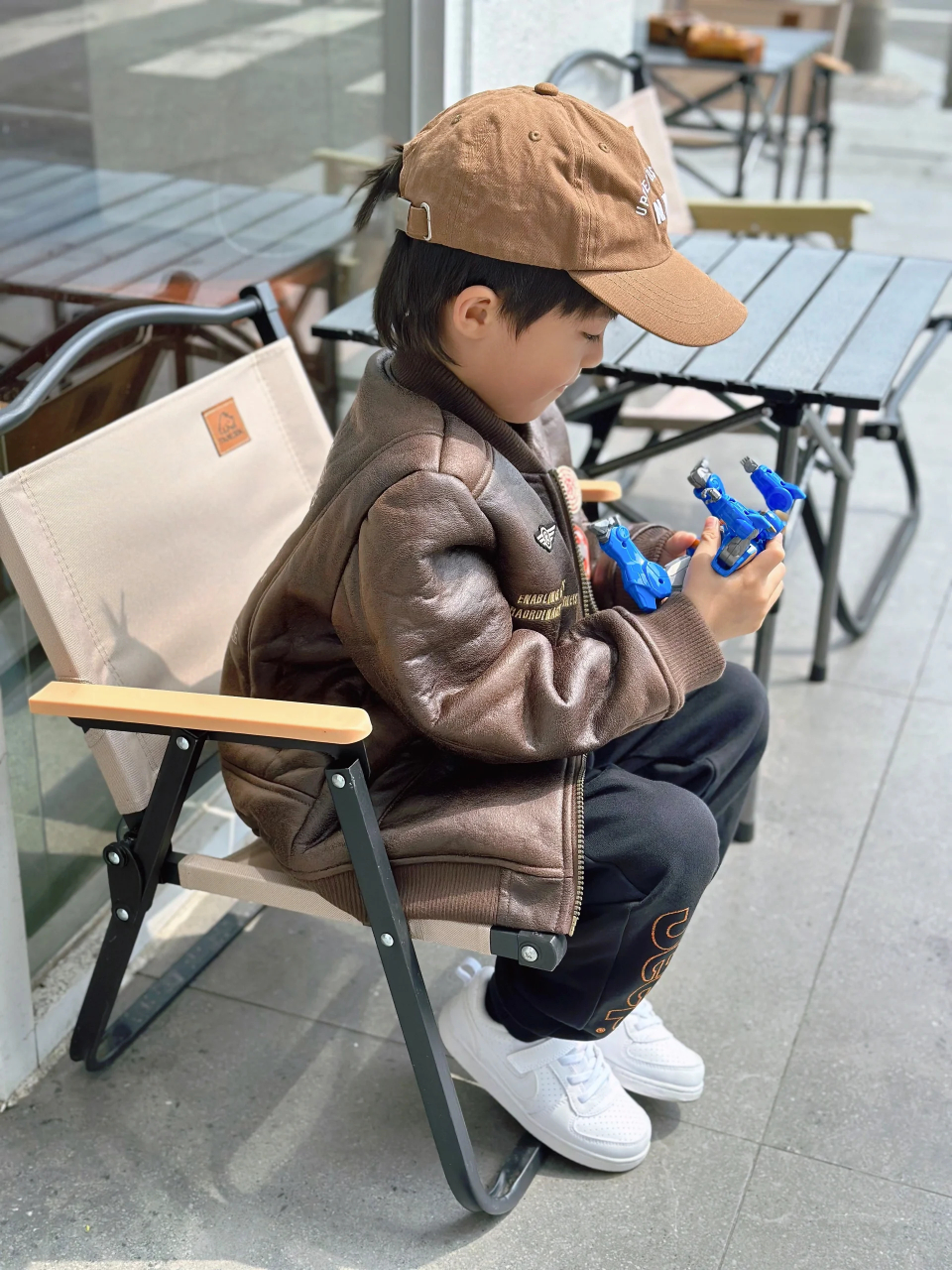 当一个颜狗98生了个帅气儿子～  128g的手机直呼